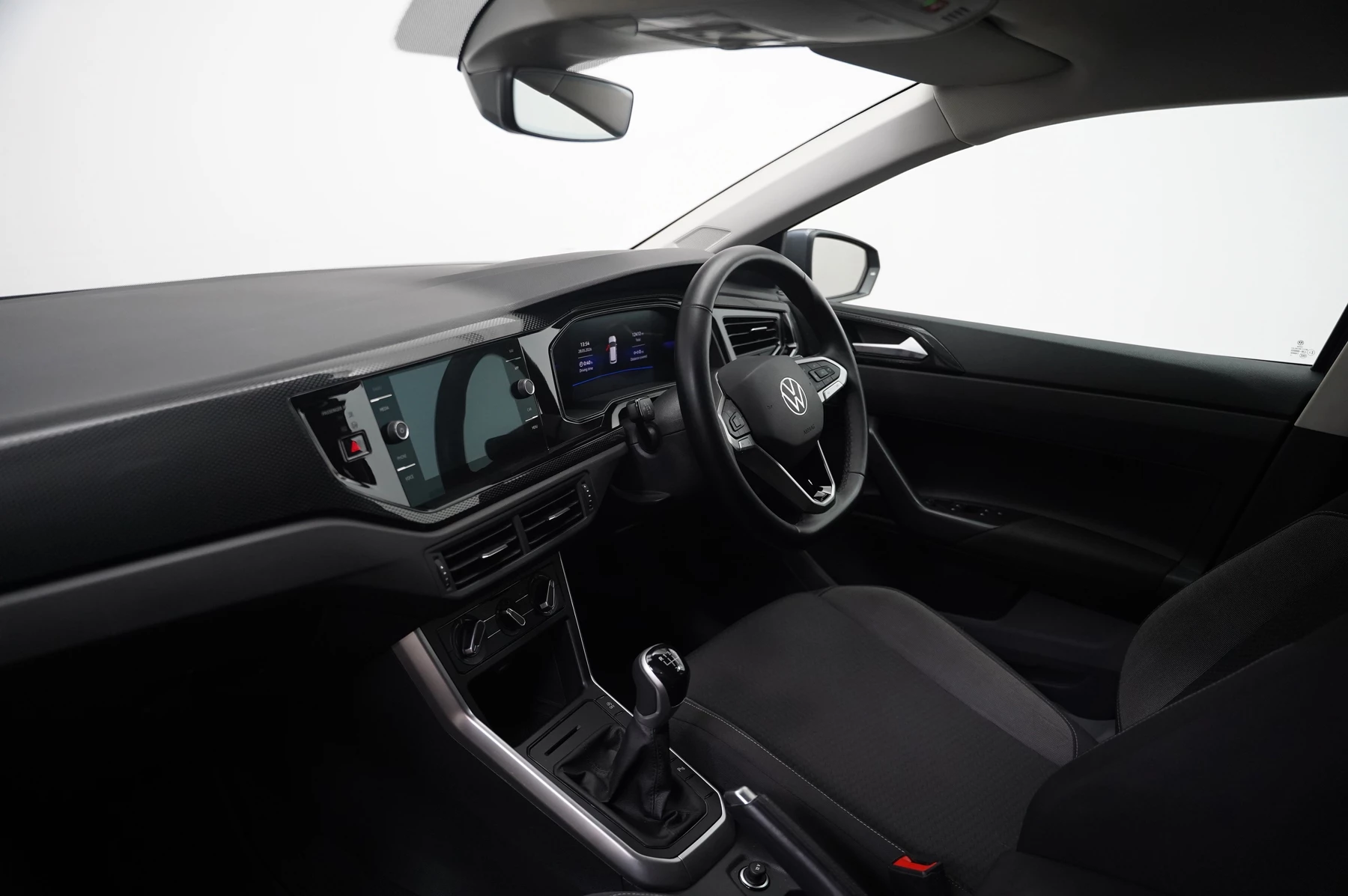 Volkswagen-Polo-image-1