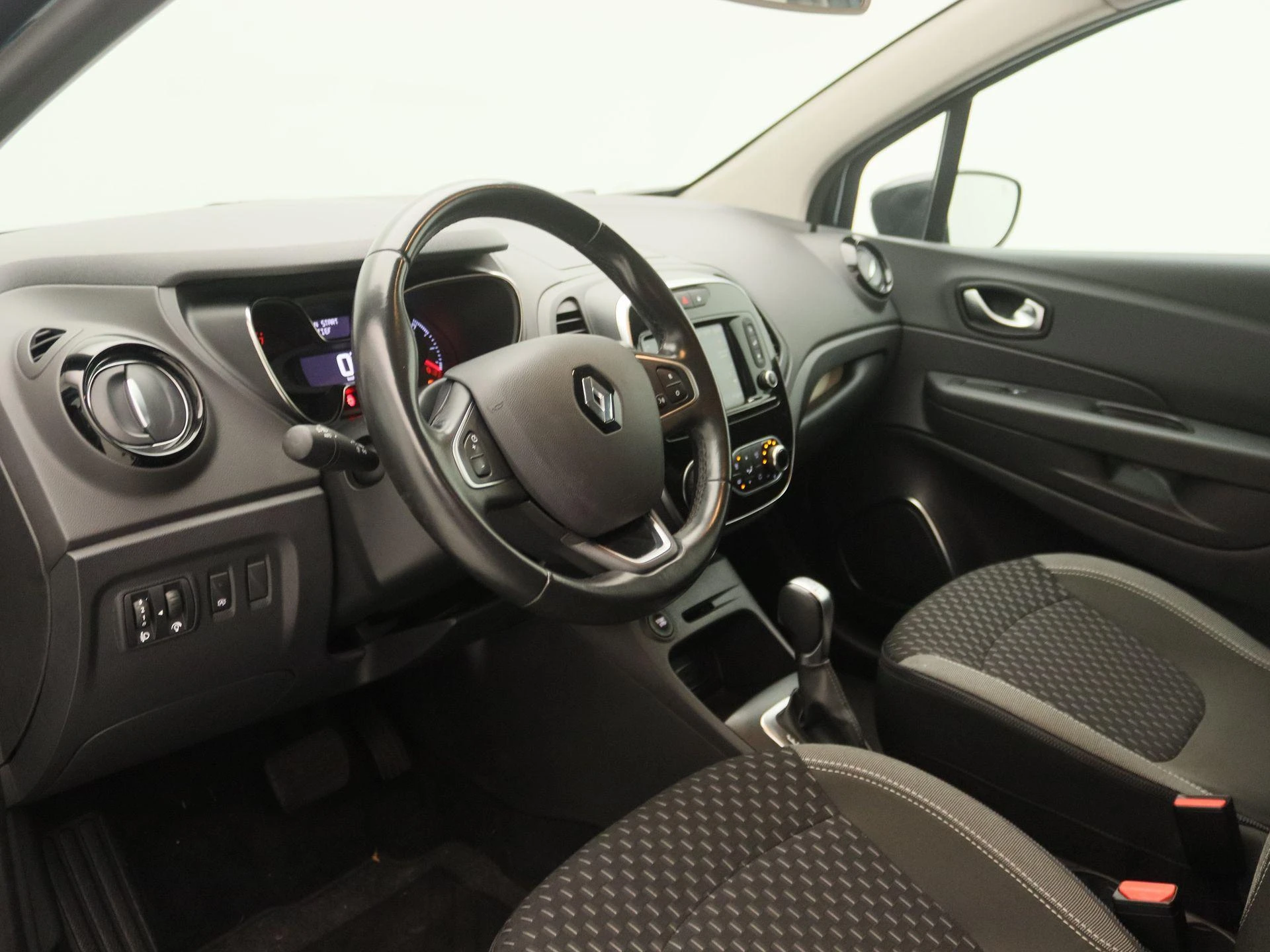 Renault-Captur-image-20
