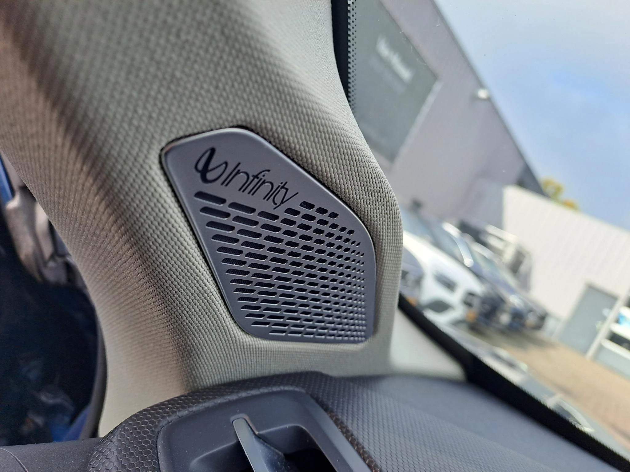 Lynk & Co-01-image-19
