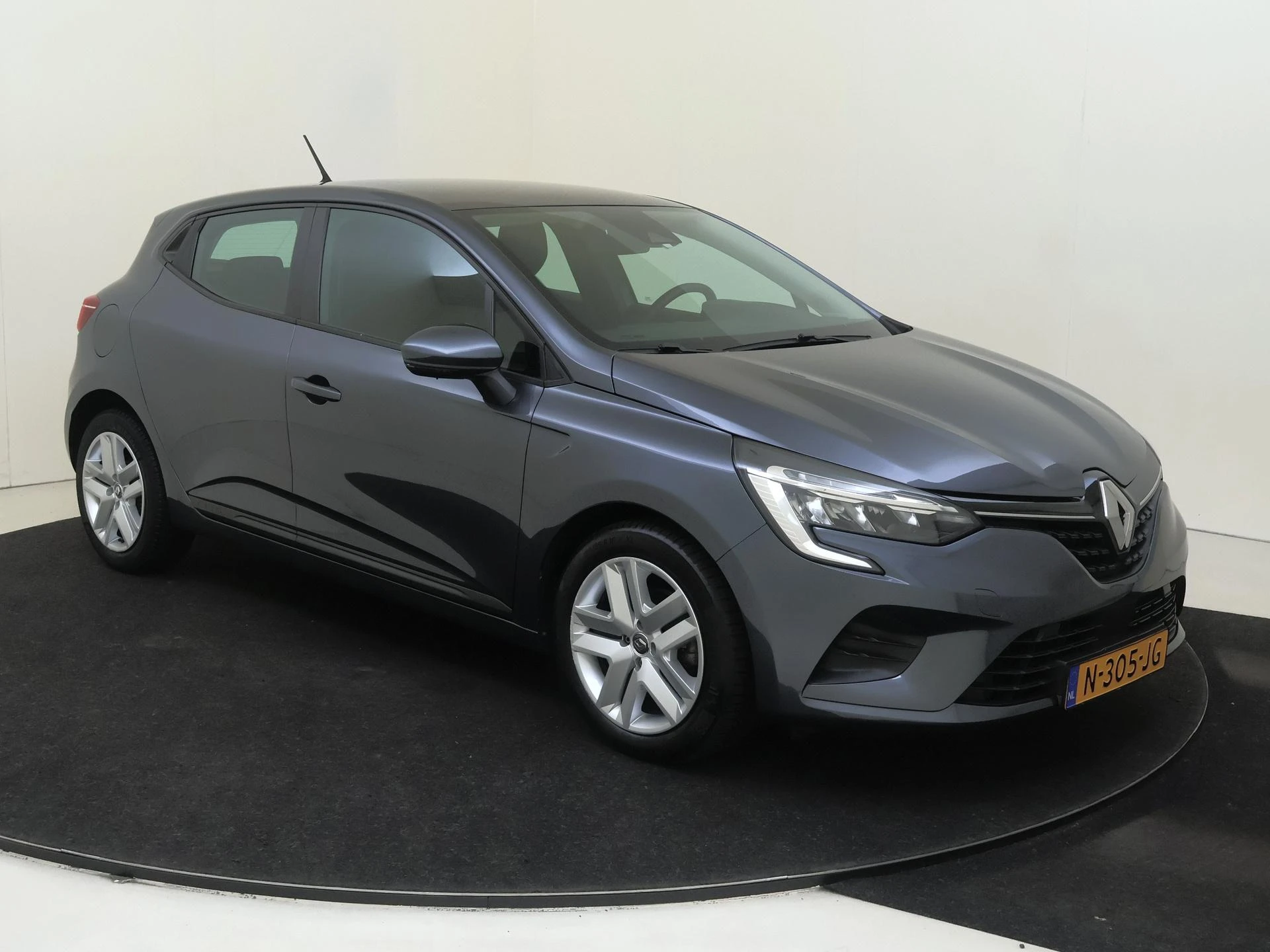Renault-Clio-image-1