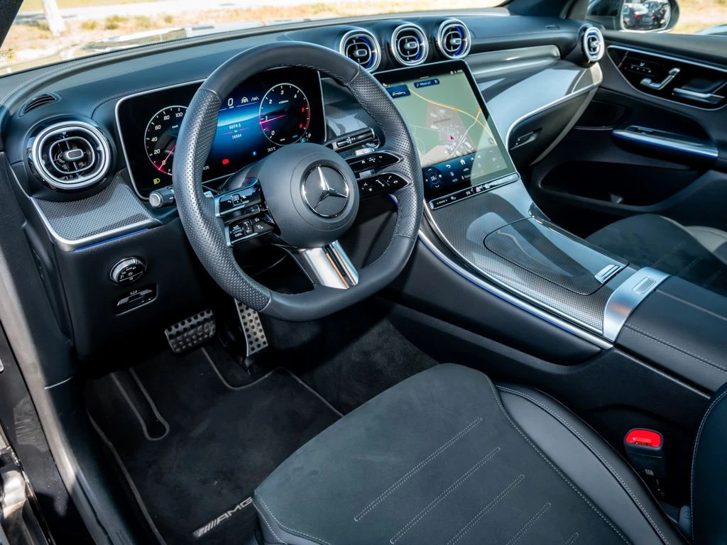 Mercedes-Benz-GLC 300 d-image-8