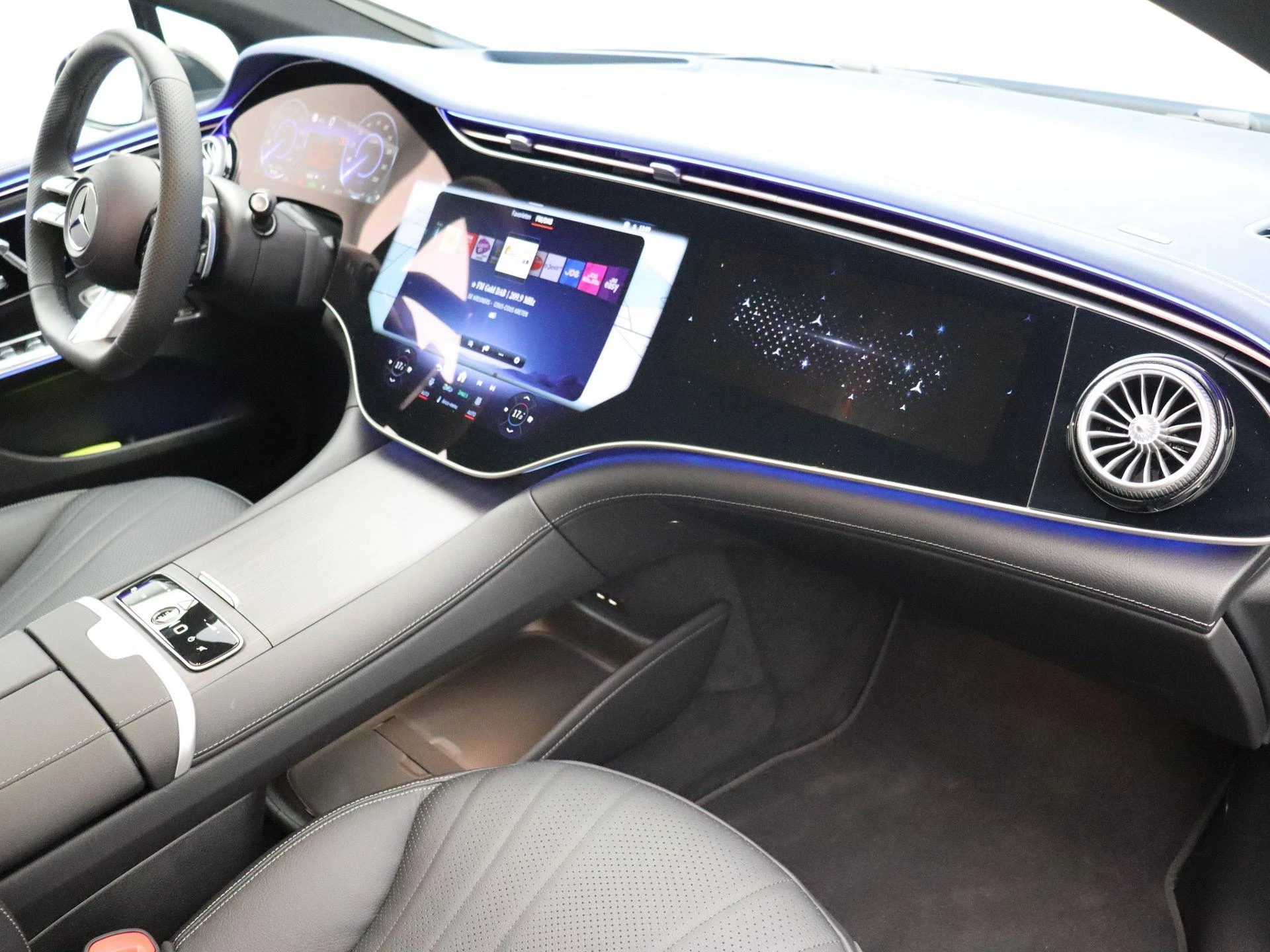 Mercedes-Benz-EQE-image-22