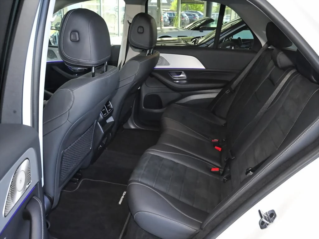 Mercedes-Benz-GLE 300 d-image-12