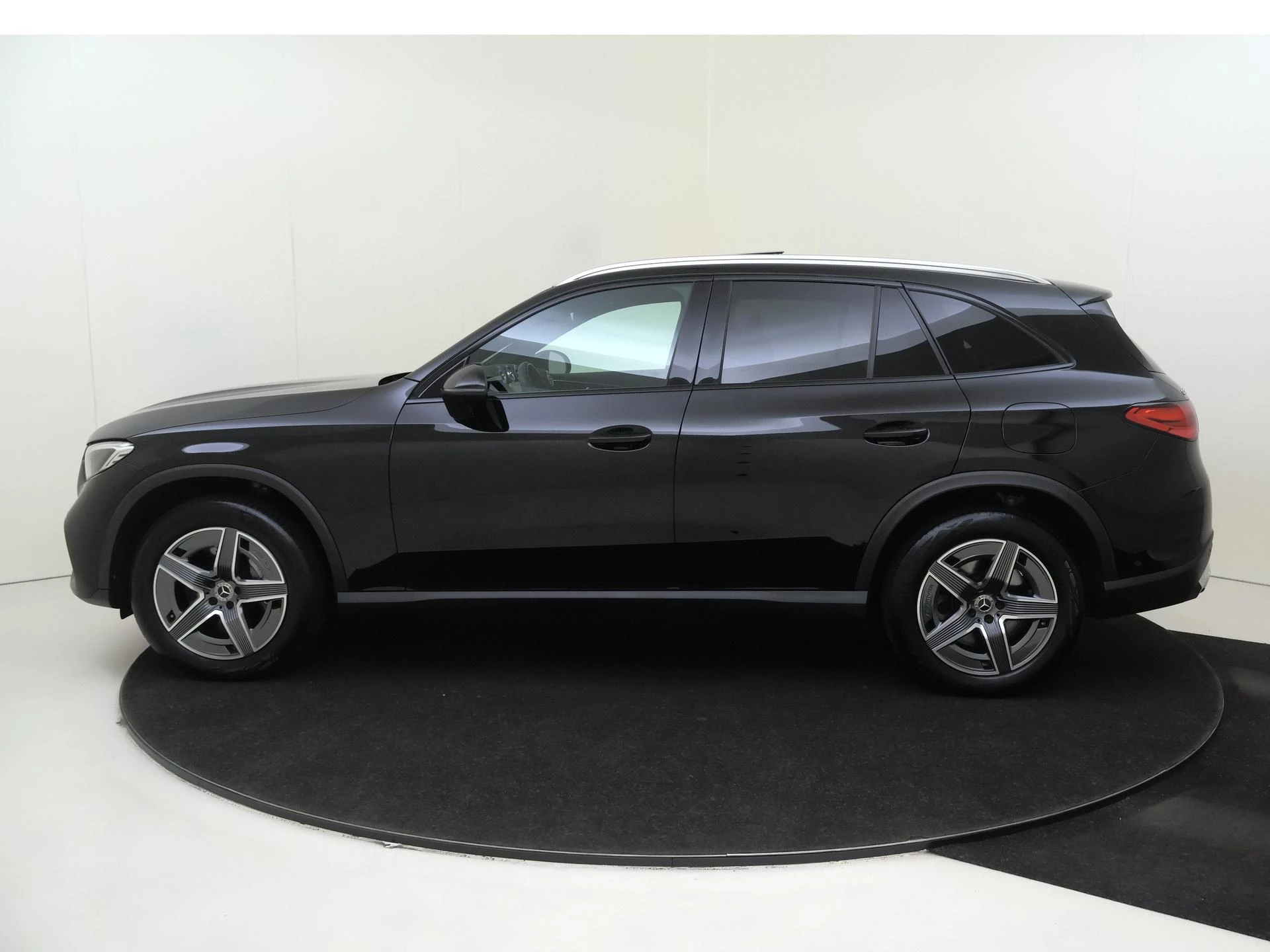 Mercedes-Benz GLC 300e 4MATIC AMG Line