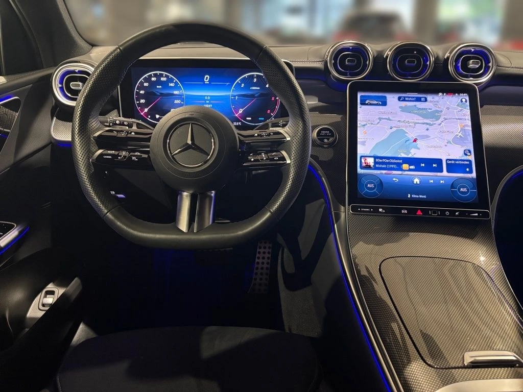Mercedes-Benz-GLC 300 d-image-10