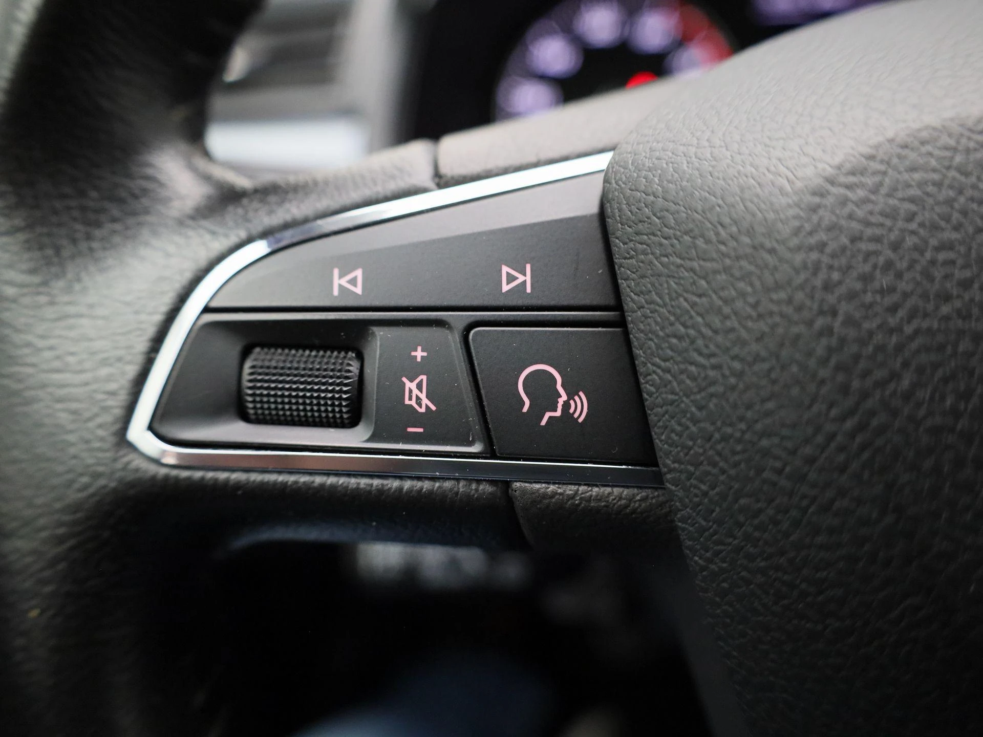 SEAT-Arona-image-16
