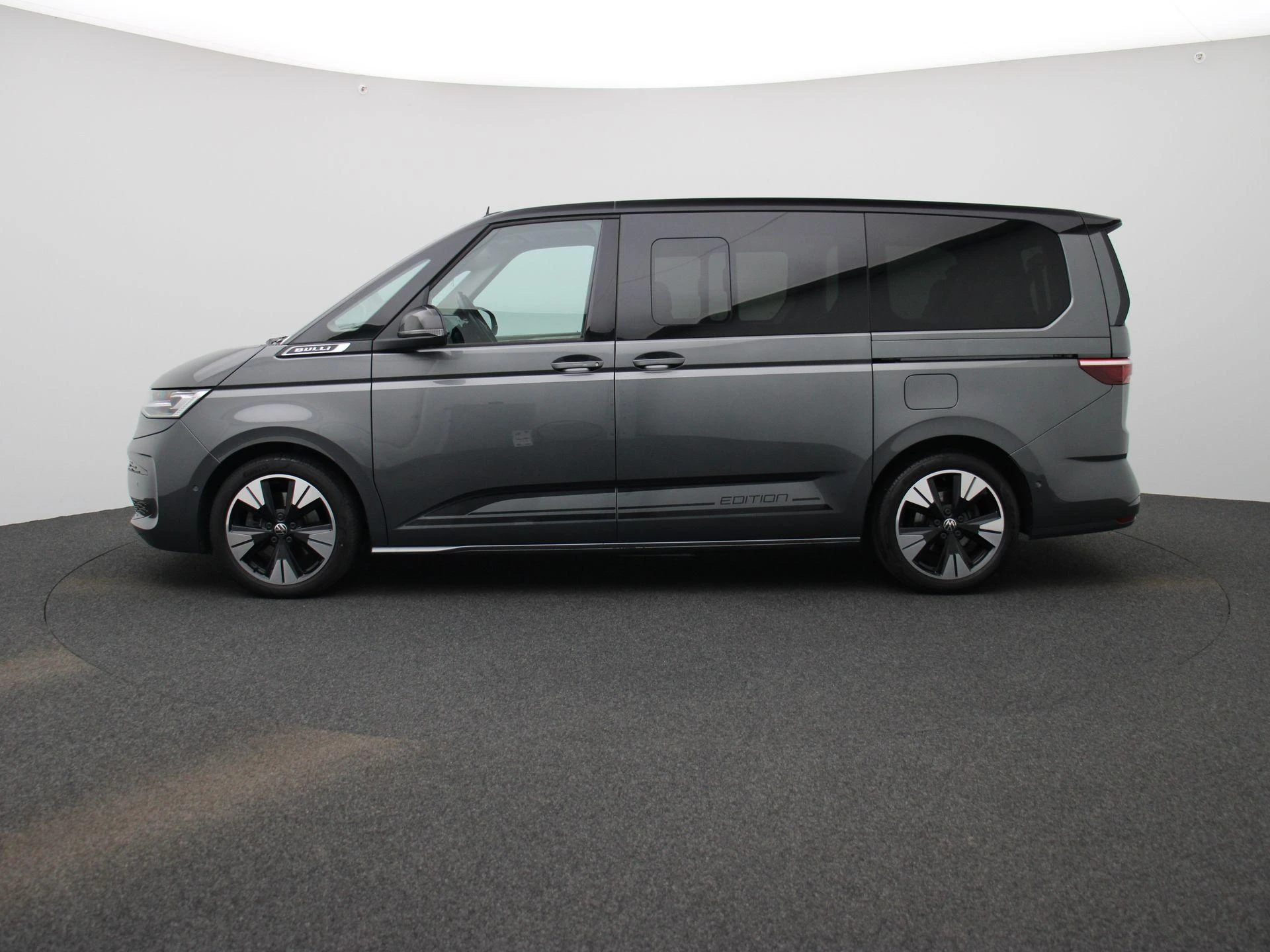 Volkswagen-Multivan-image-4