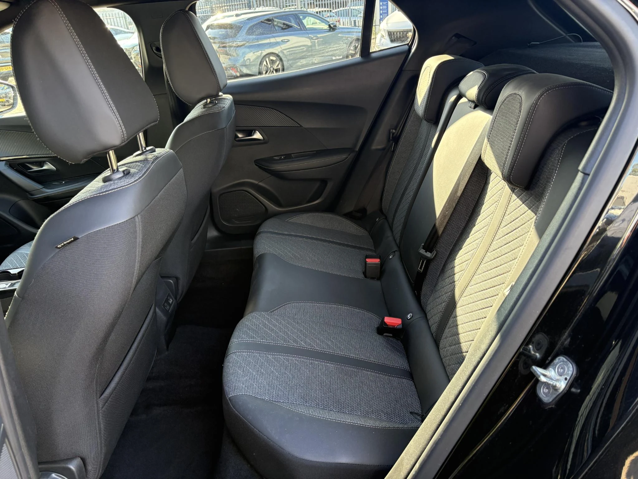 Peugeot-2008-image-18