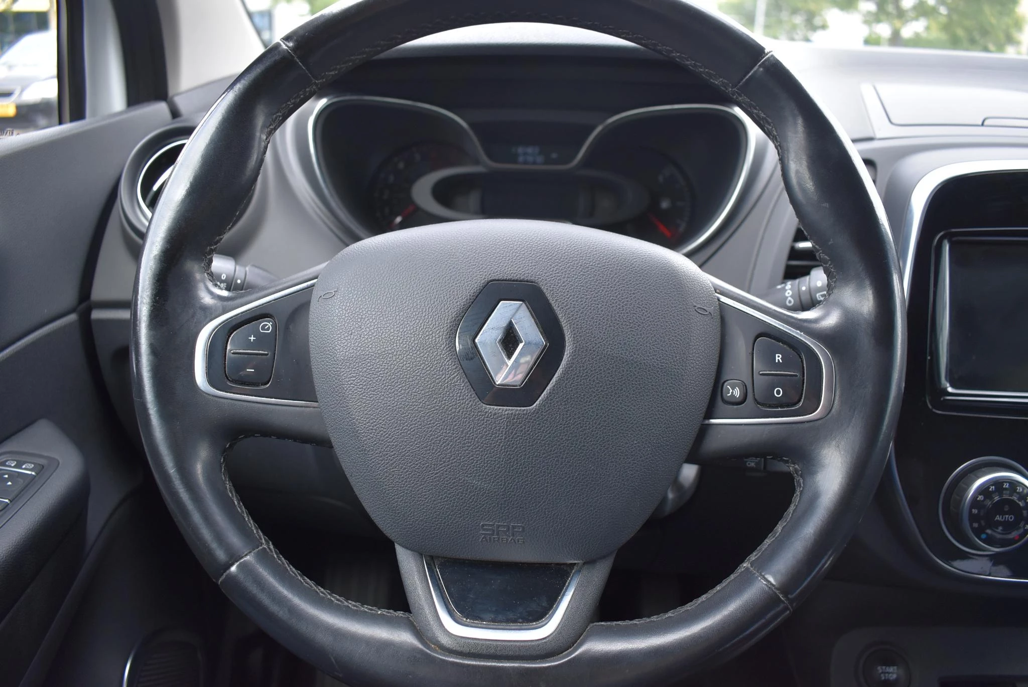 Renault-Captur-image-13