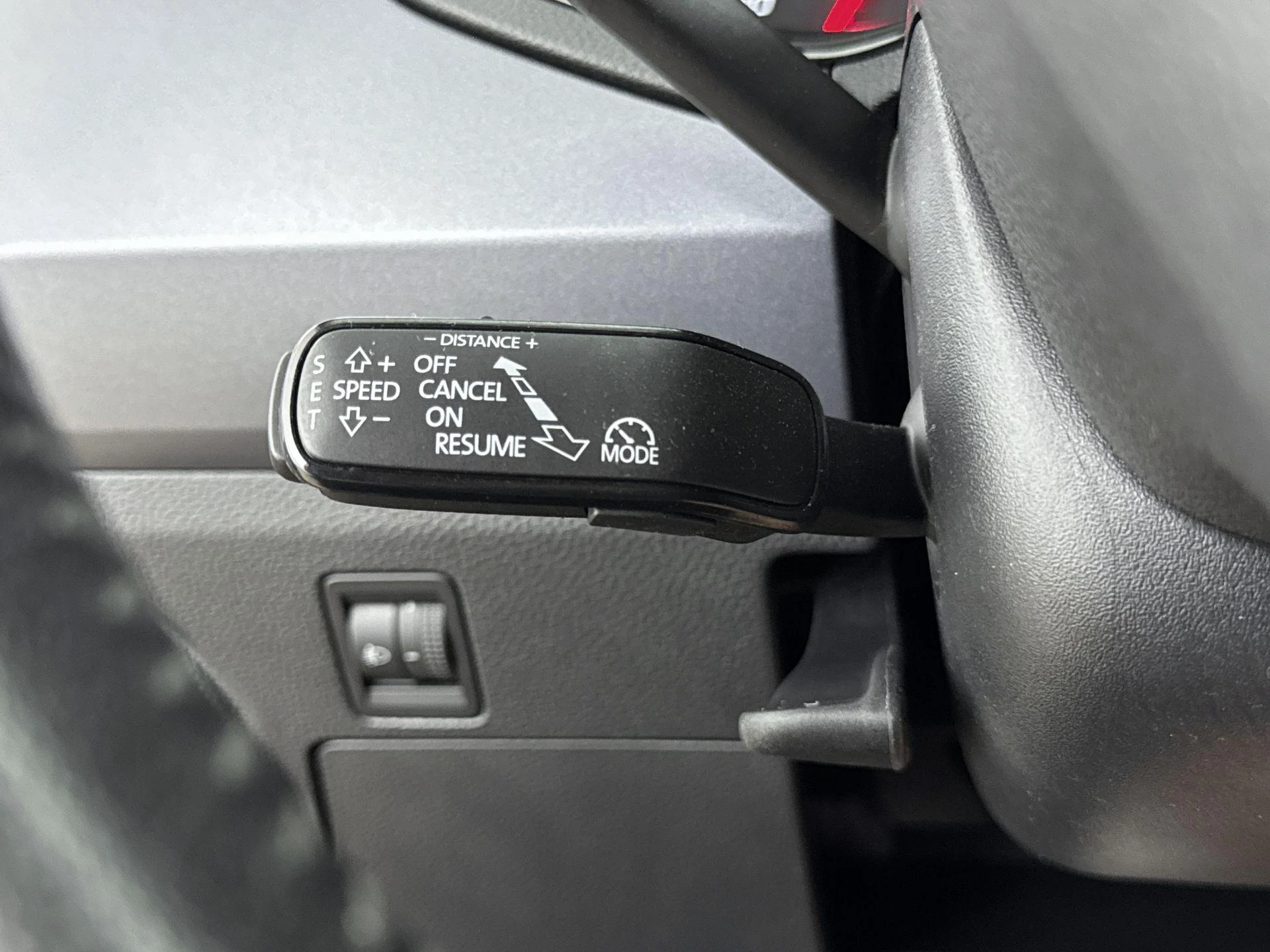 SEAT-Arona-image-5