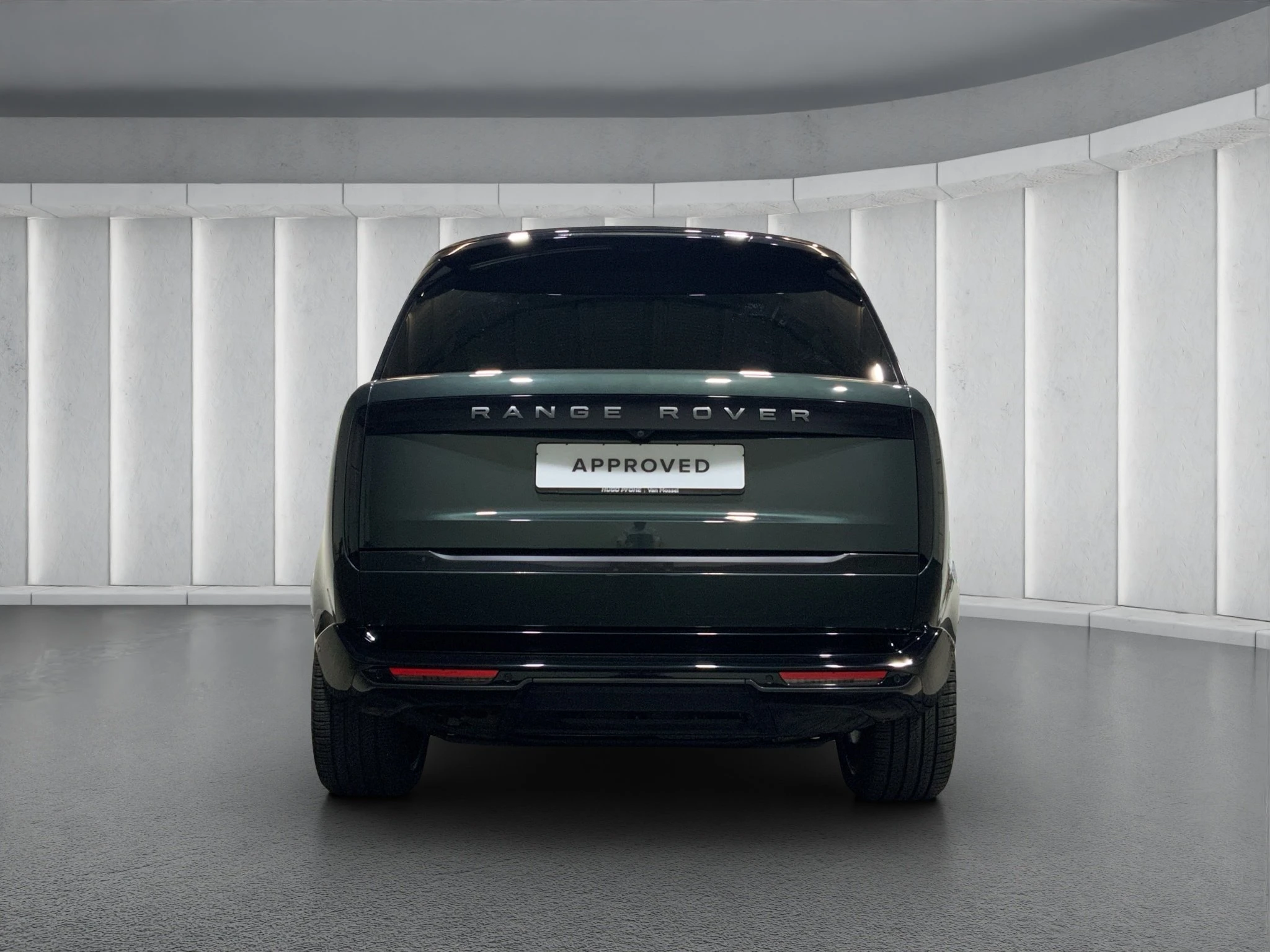 Land Rover--image-2