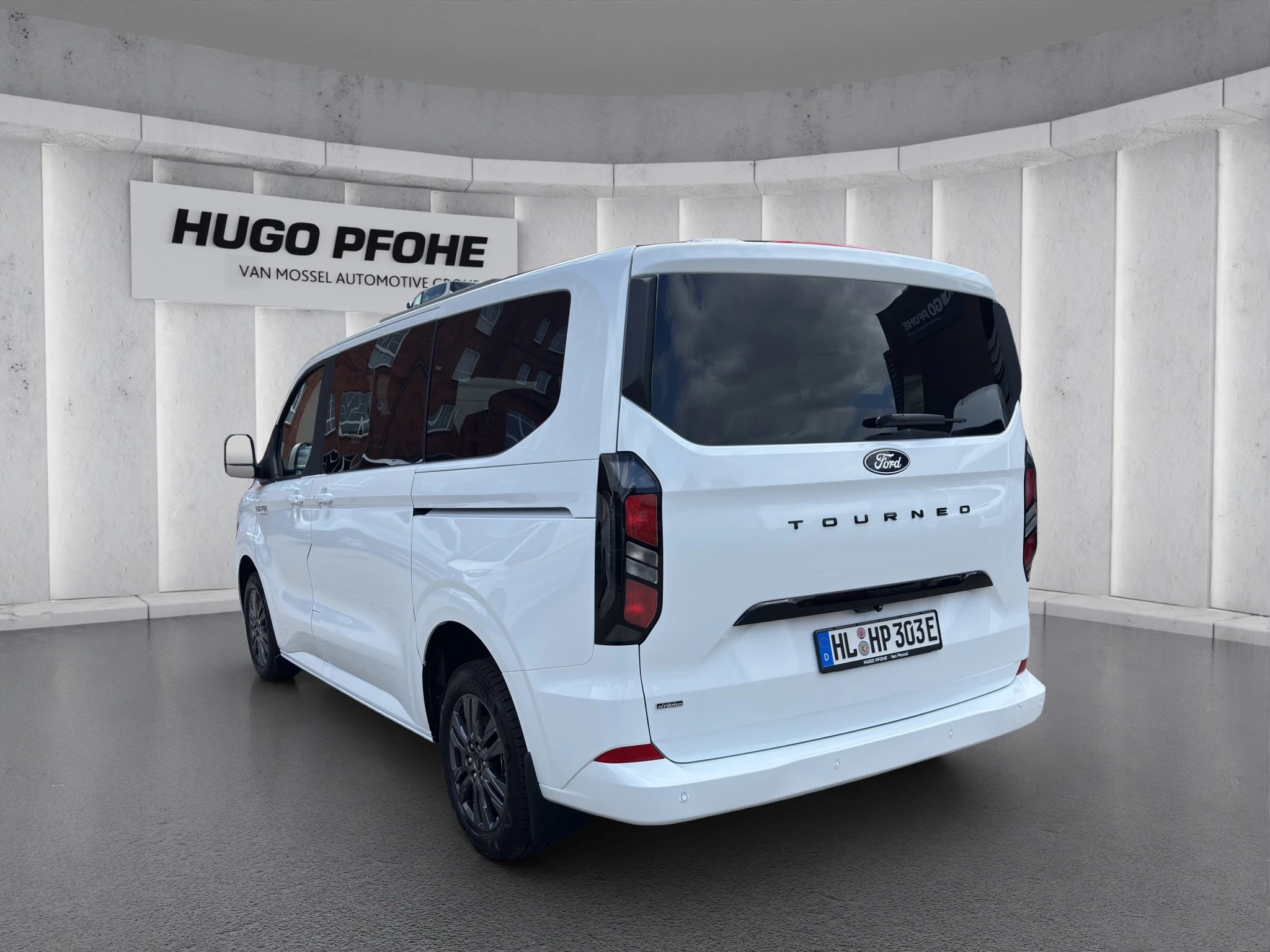 Ford Tourneo Custom Titanium 2.5 PHEV 340 L1 LED | ACC | GJR | RFK | SHZ | LMF