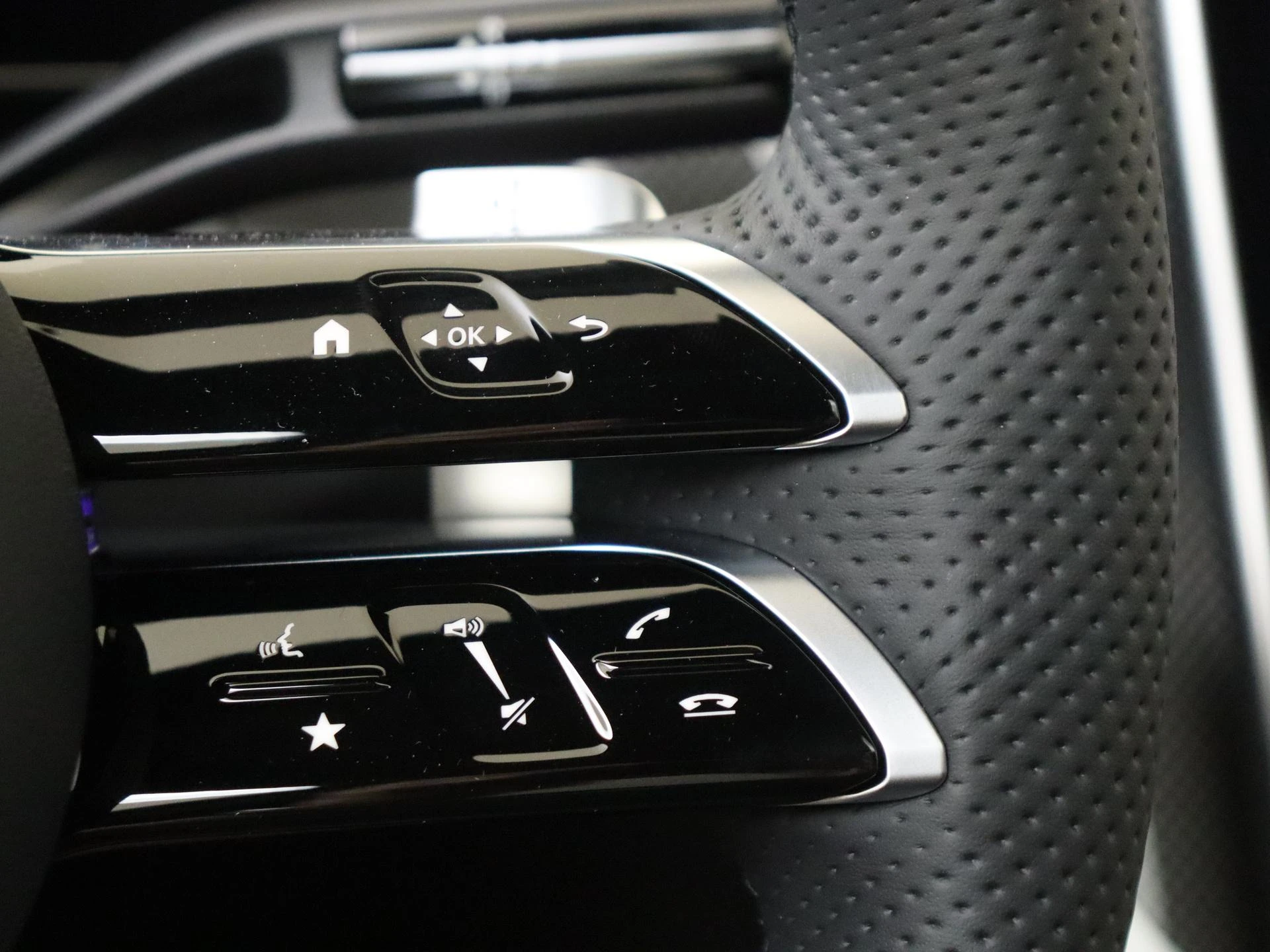Mercedes-Benz-GLC-image-14