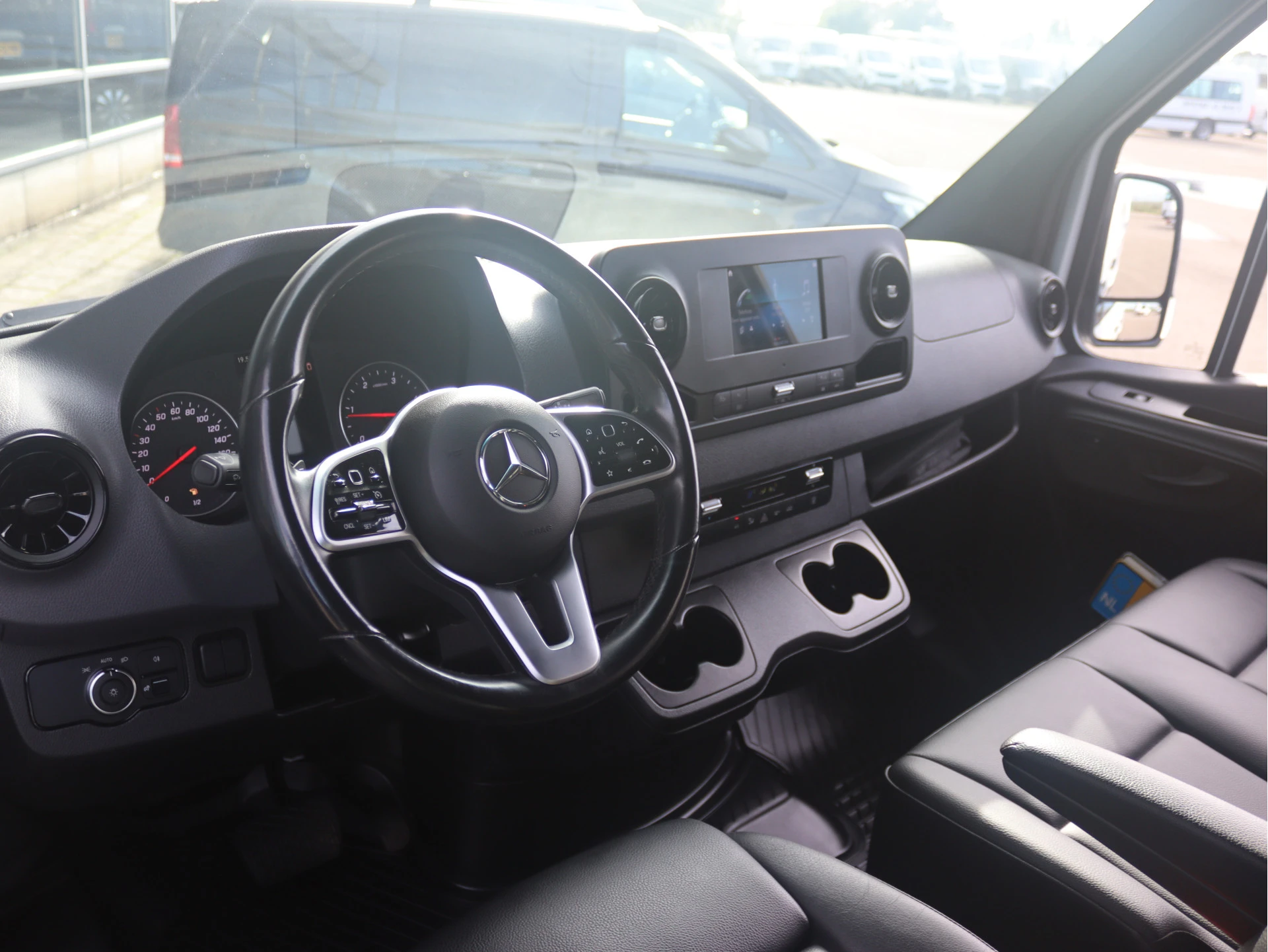 Mercedes-Benz-Sprinter-image-5