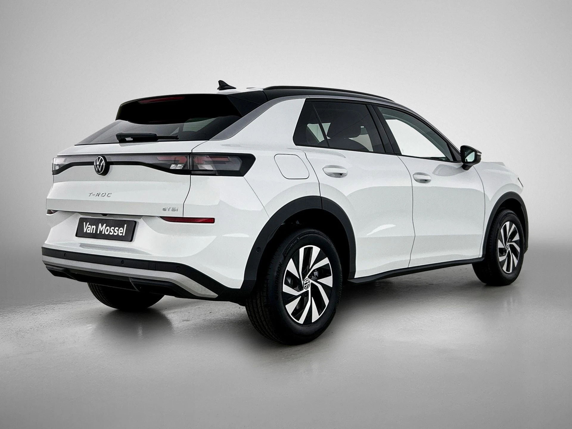 Volkswagen-T-Roc-image-3