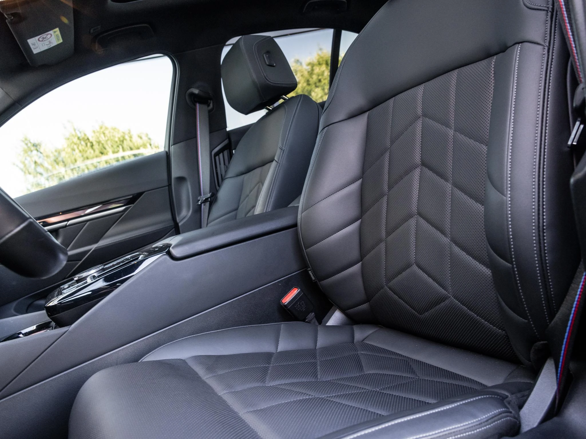 BMW-i5-image-26