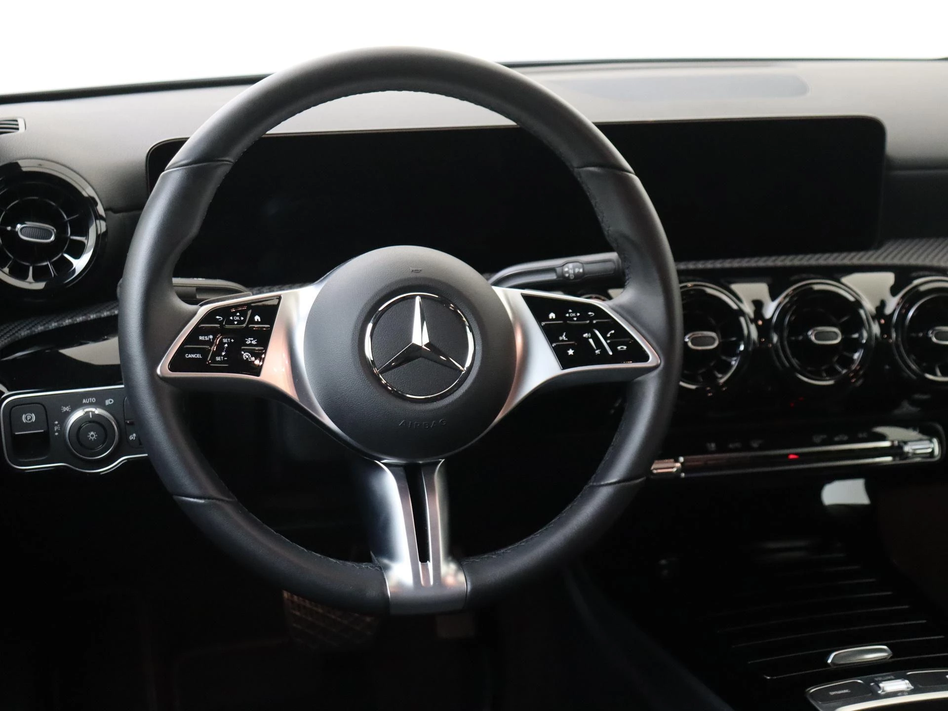 Mercedes-Benz-A-Klasse-image-8