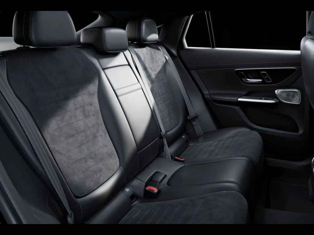 Mercedes-Benz-GLC 200-image-10