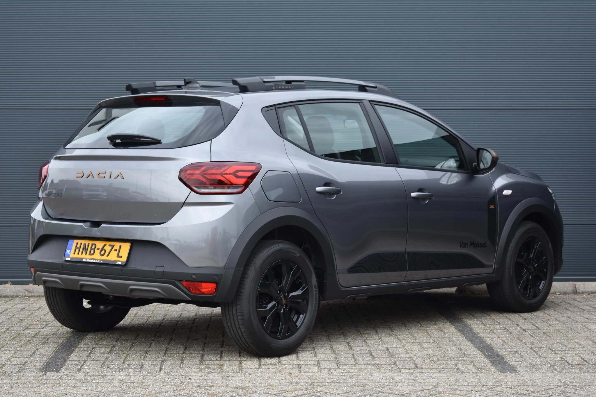 Dacia-Sandero Stepway-image-4