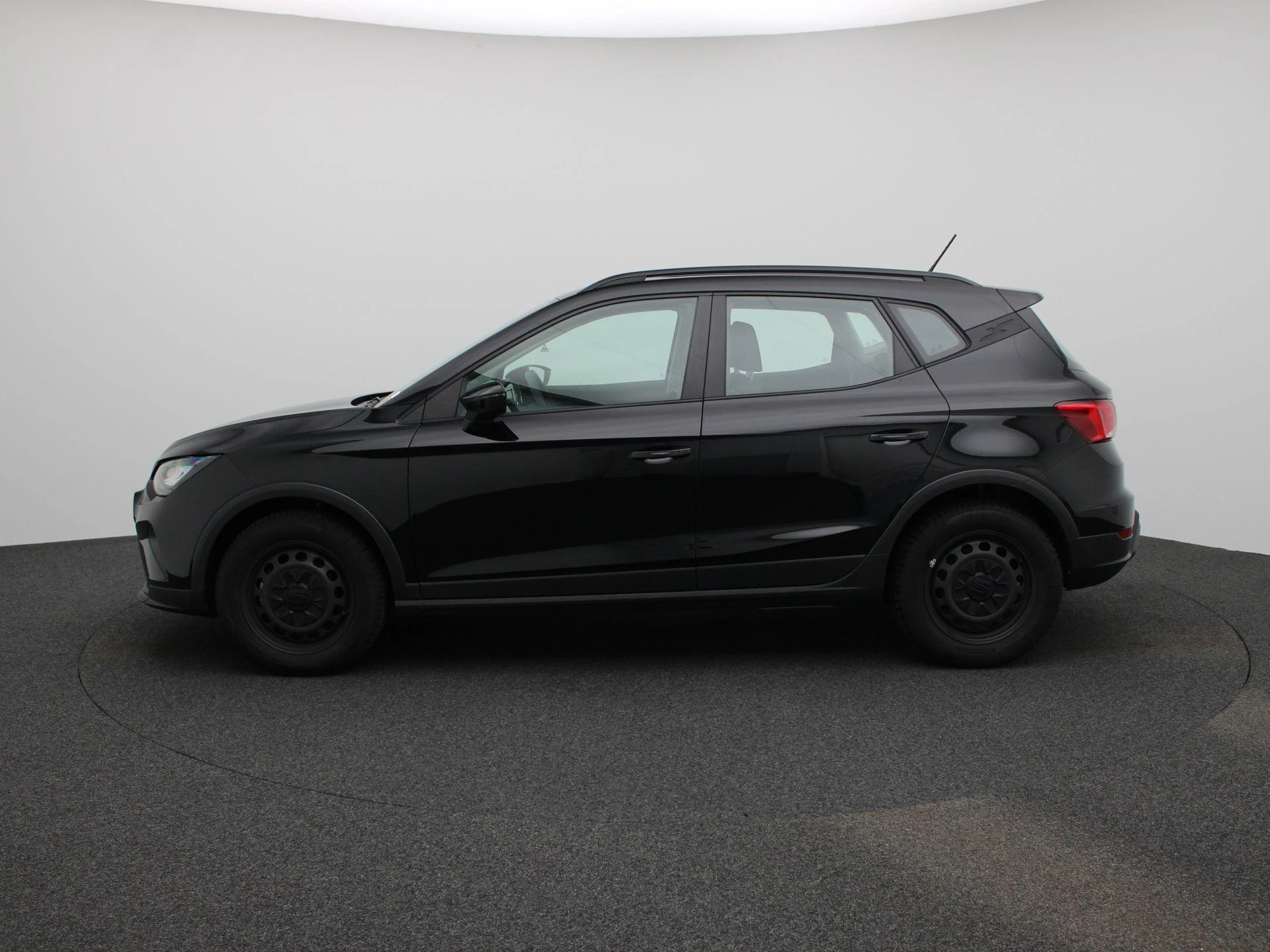 SEAT-Arona-image-3