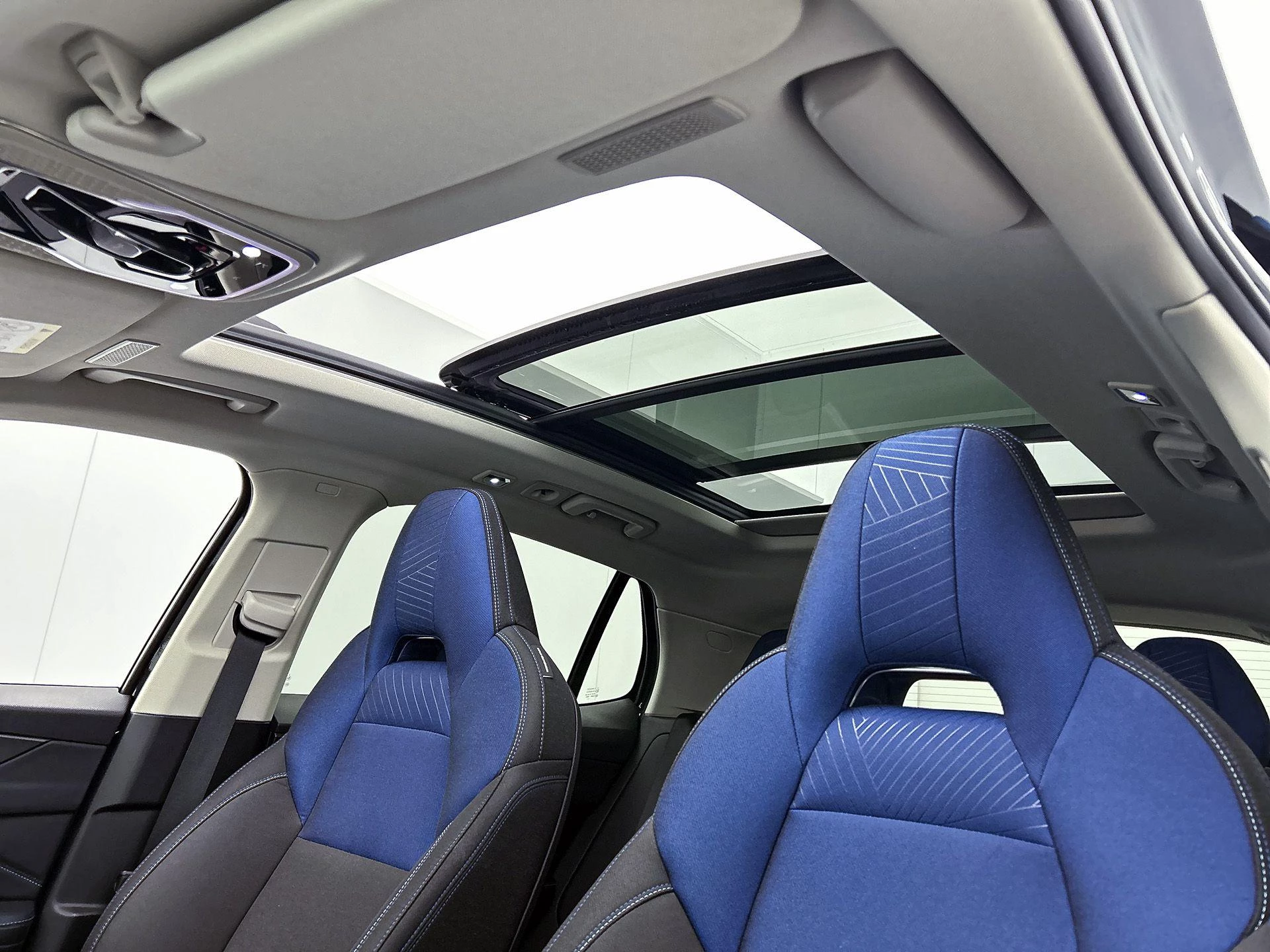 Lynk & Co-01-image-34