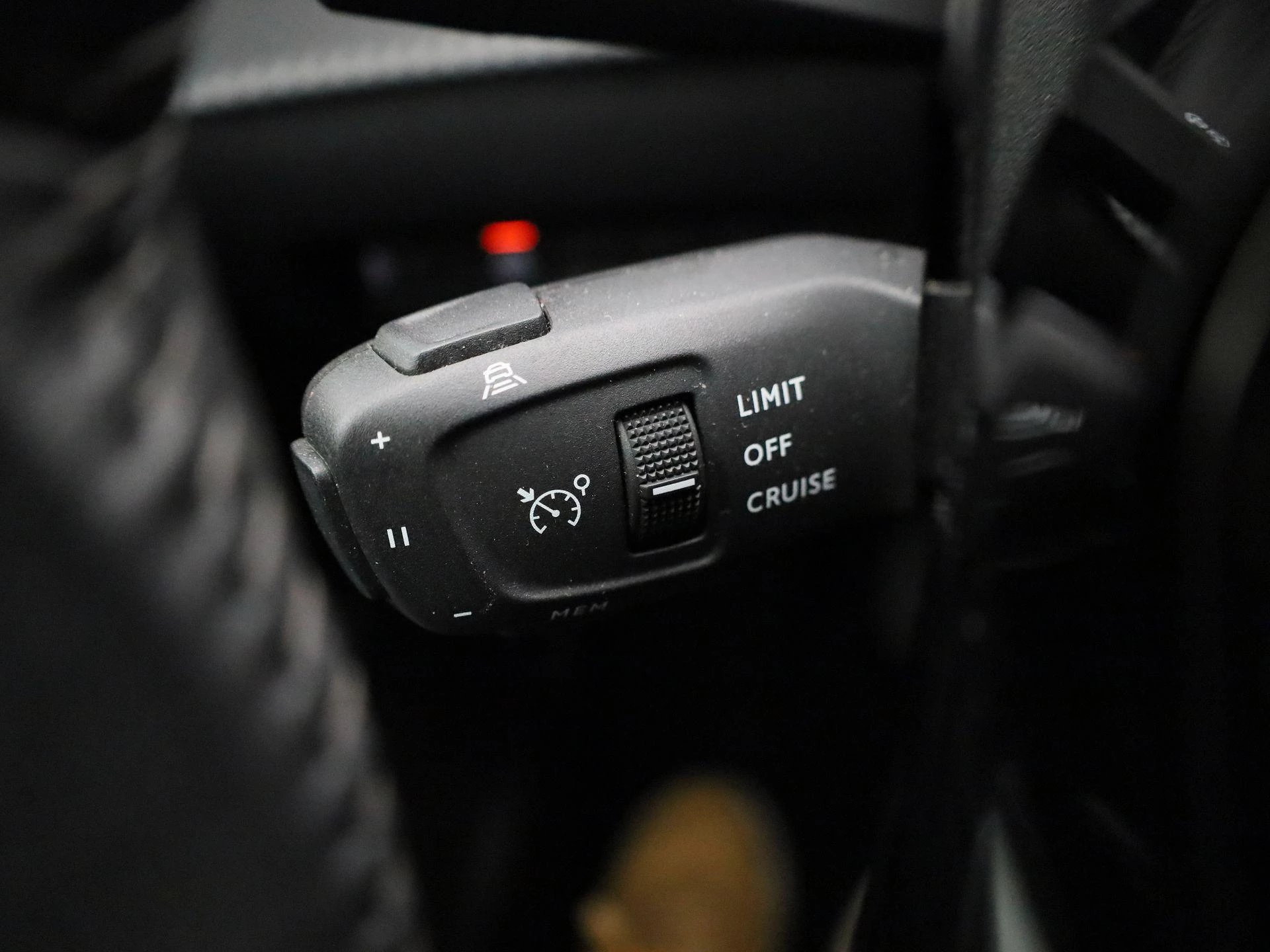 Peugeot-208-image-20