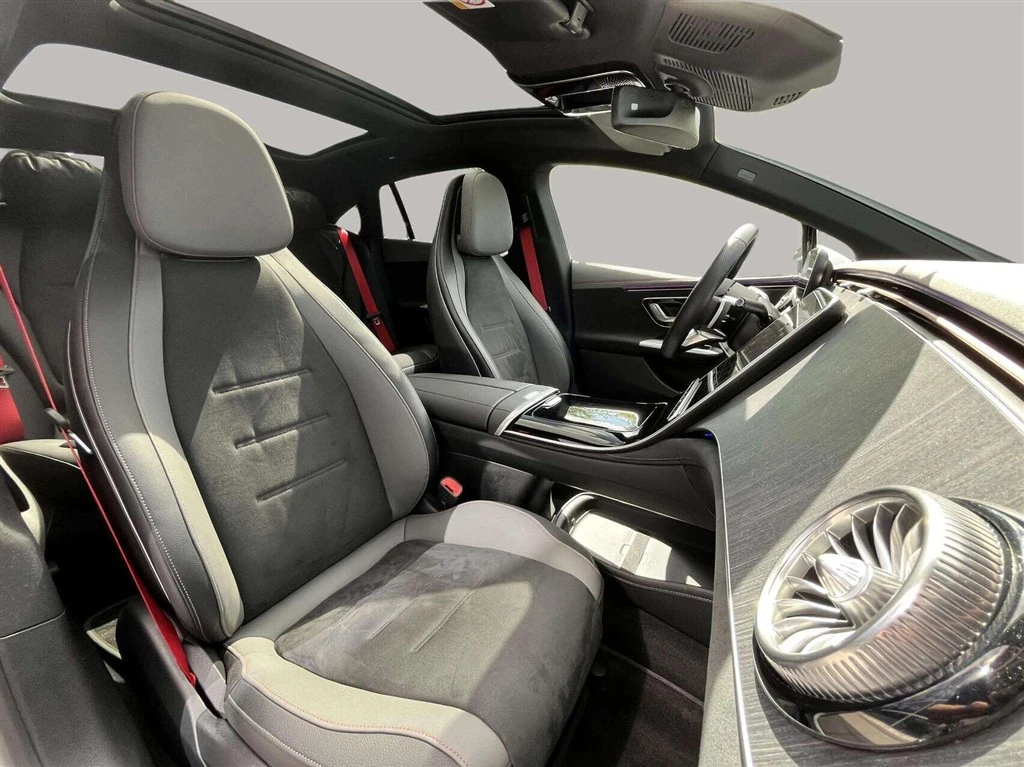Mercedes-Benz-EQE-image-18