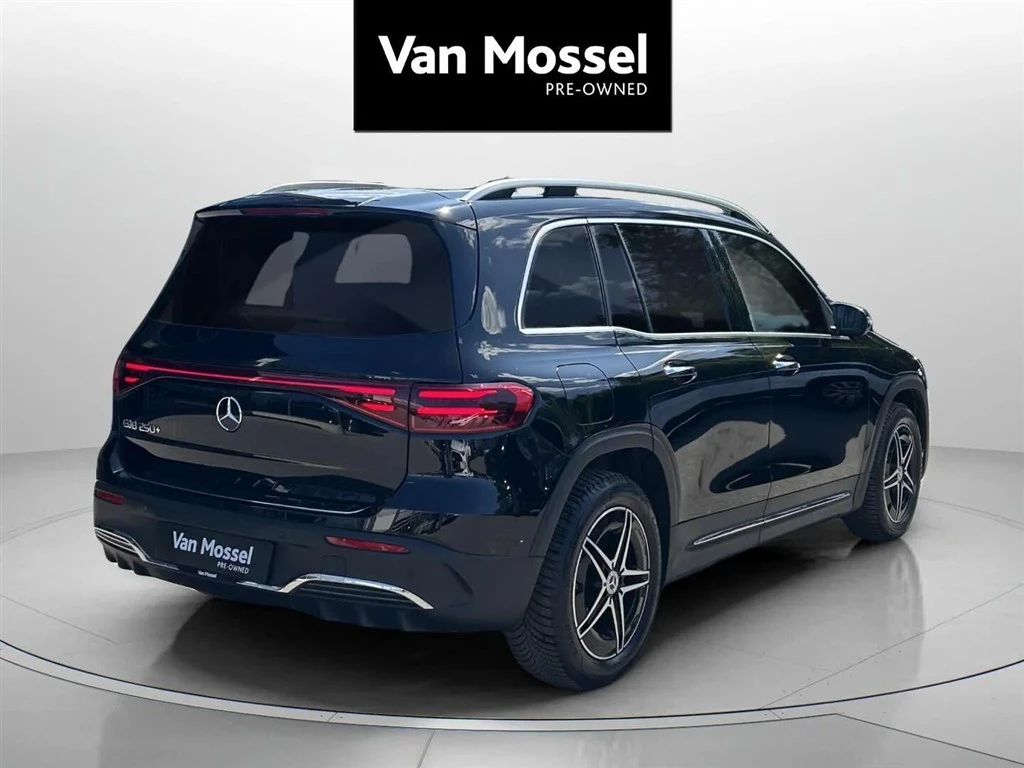 Mercedes-Benz-EQB-image-4