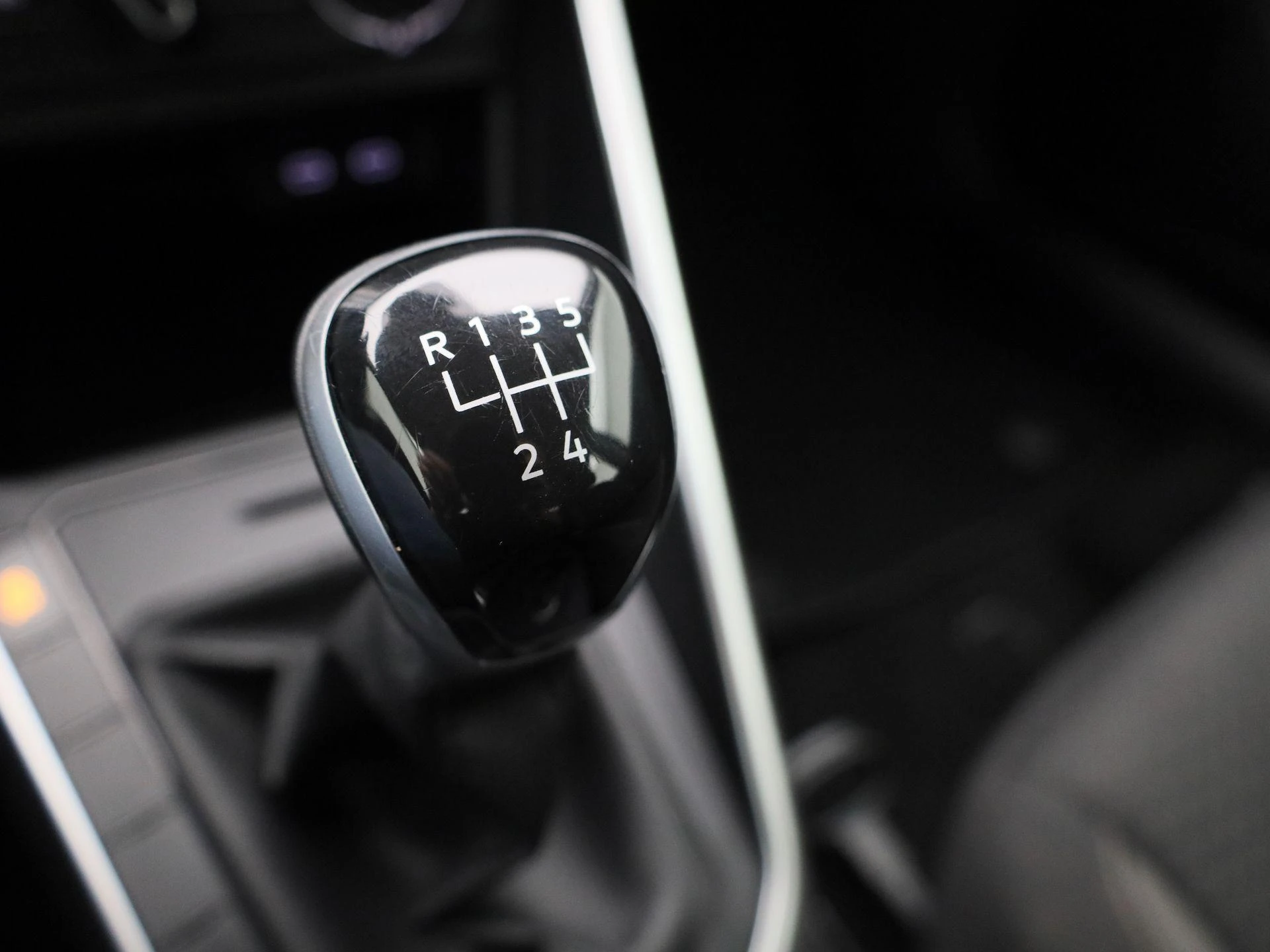 Volkswagen-Polo-image-25