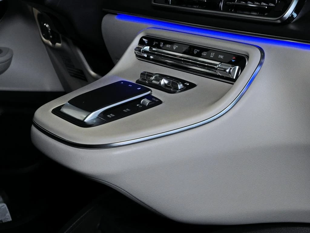 Mercedes-Benz-Marco Polo-image-11