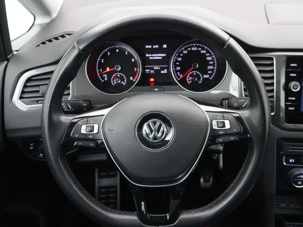 Volkswagen-Golf Sportsvan-image-20