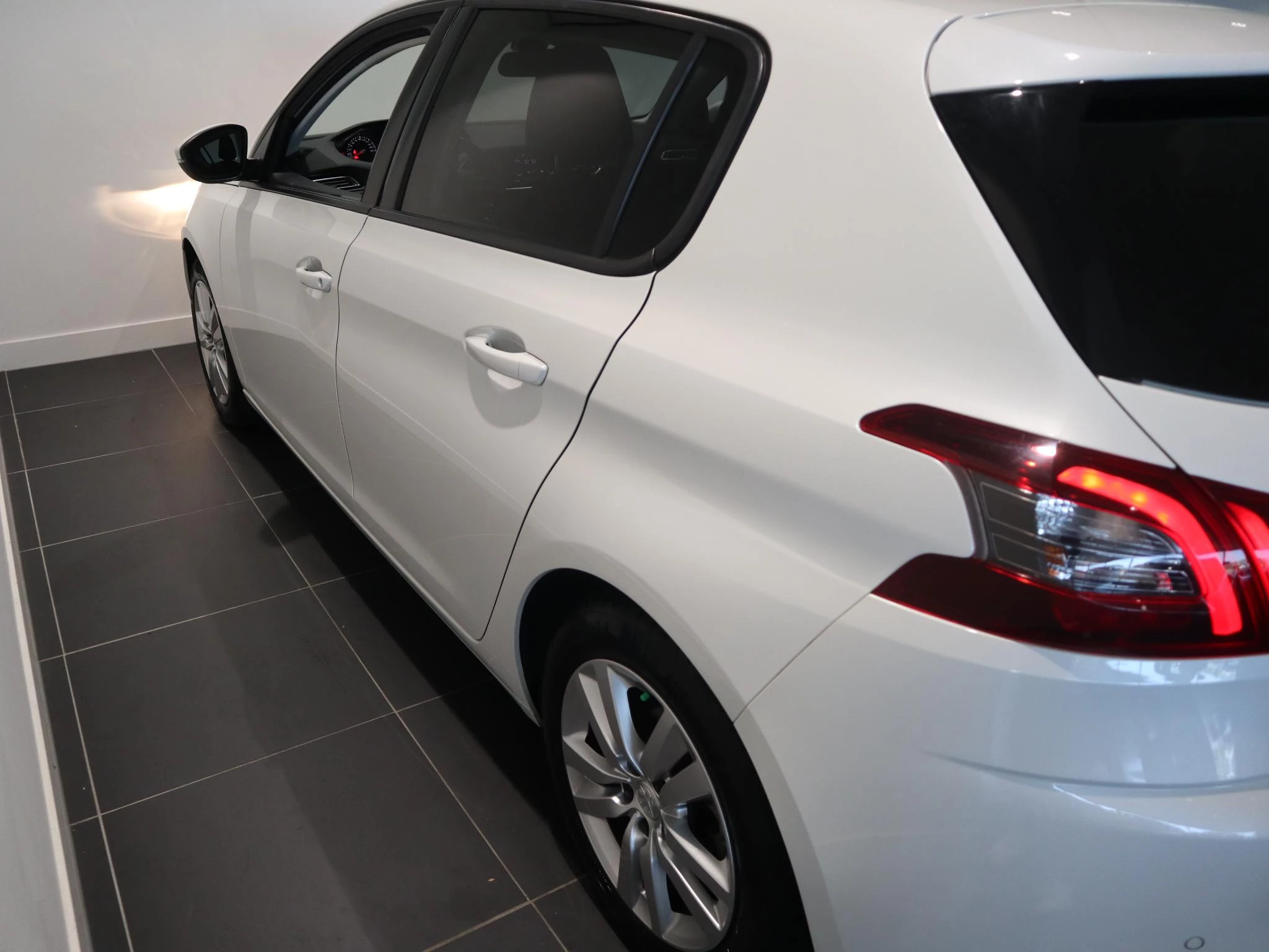 Peugeot 308 Blue Lease Executive