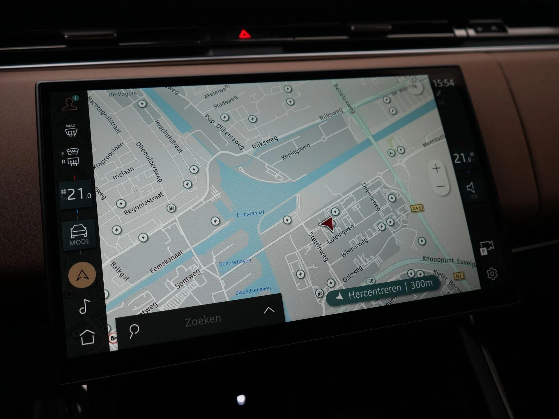 Land Rover-Range Rover Sport-image-23