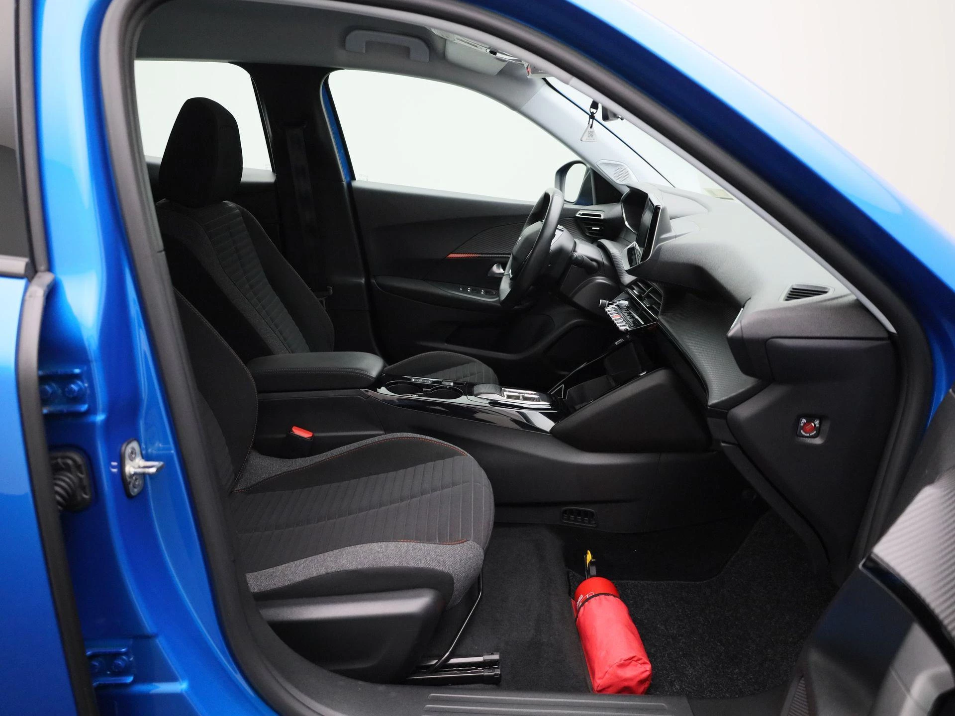 Peugeot-e-2008-image-38