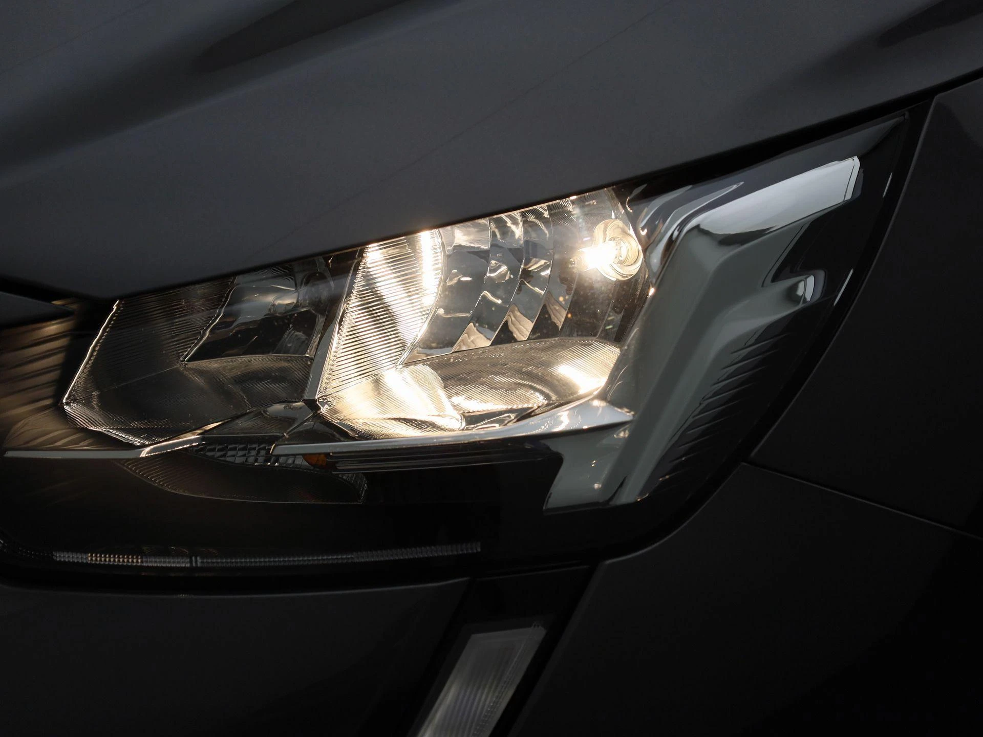 Peugeot-208-image-12
