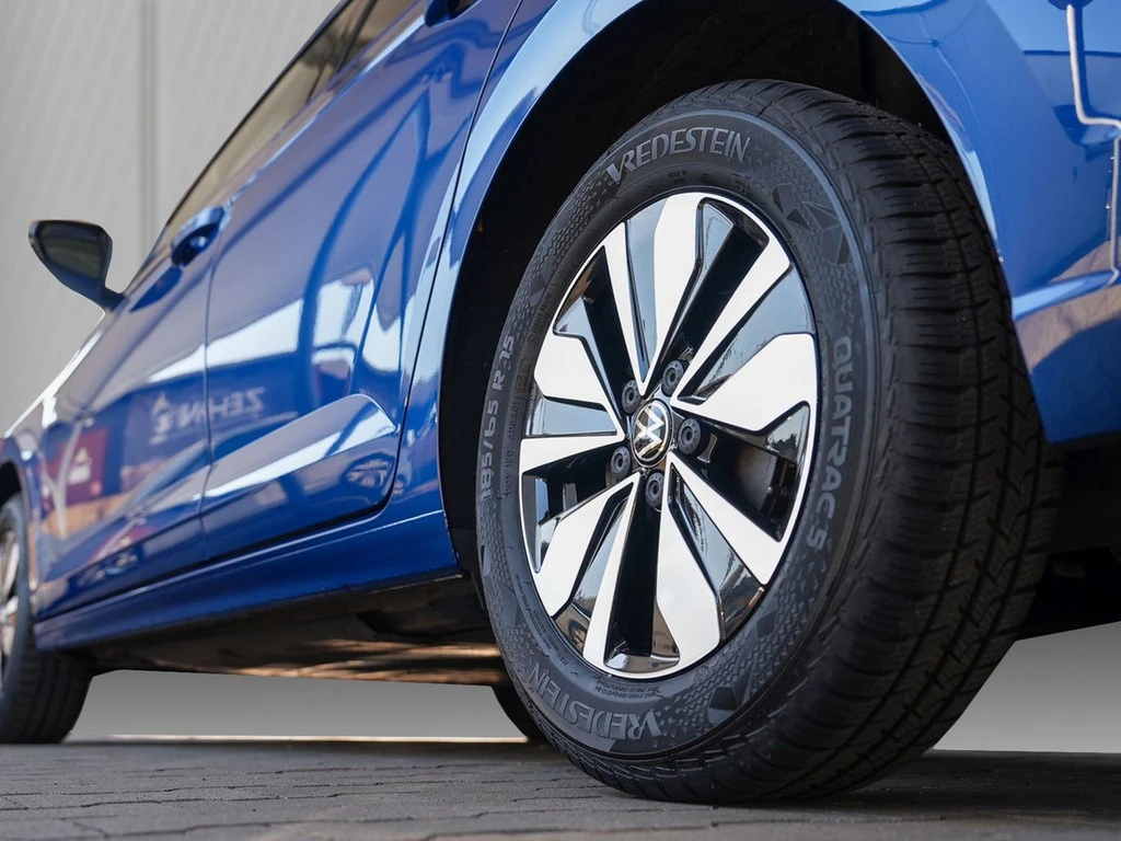 Volkswagen-Polo-image-4