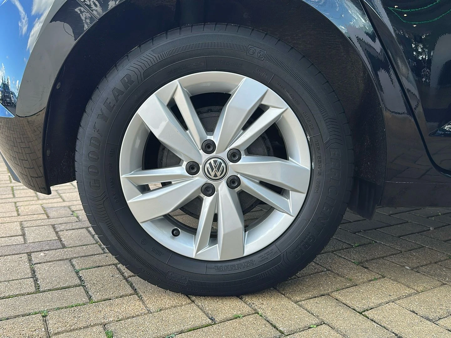 Volkswagen-Polo-image-7