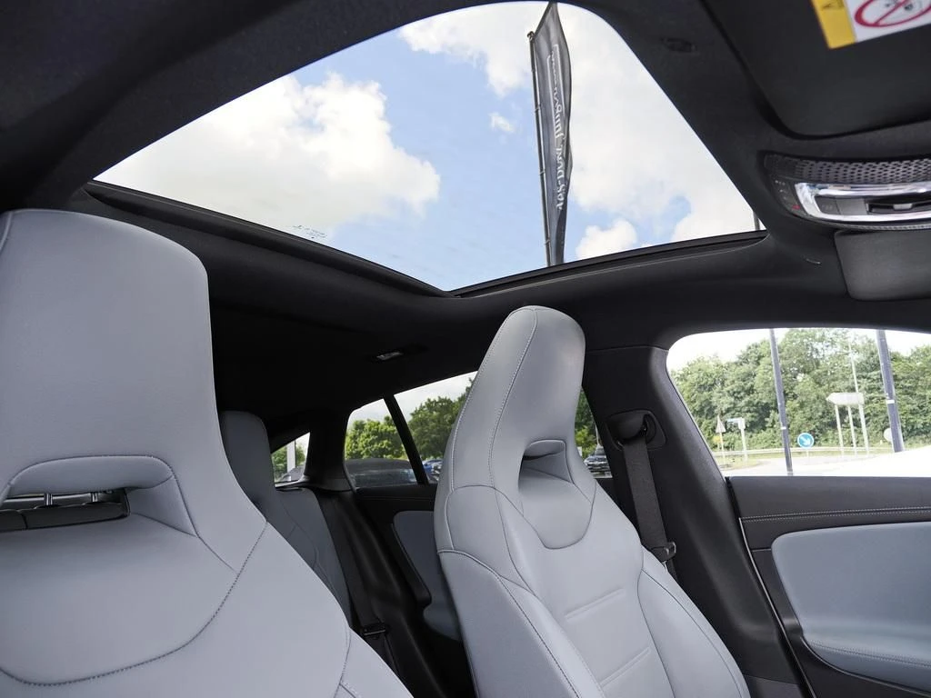 Mercedes-Benz-CLA 200 d-image-15