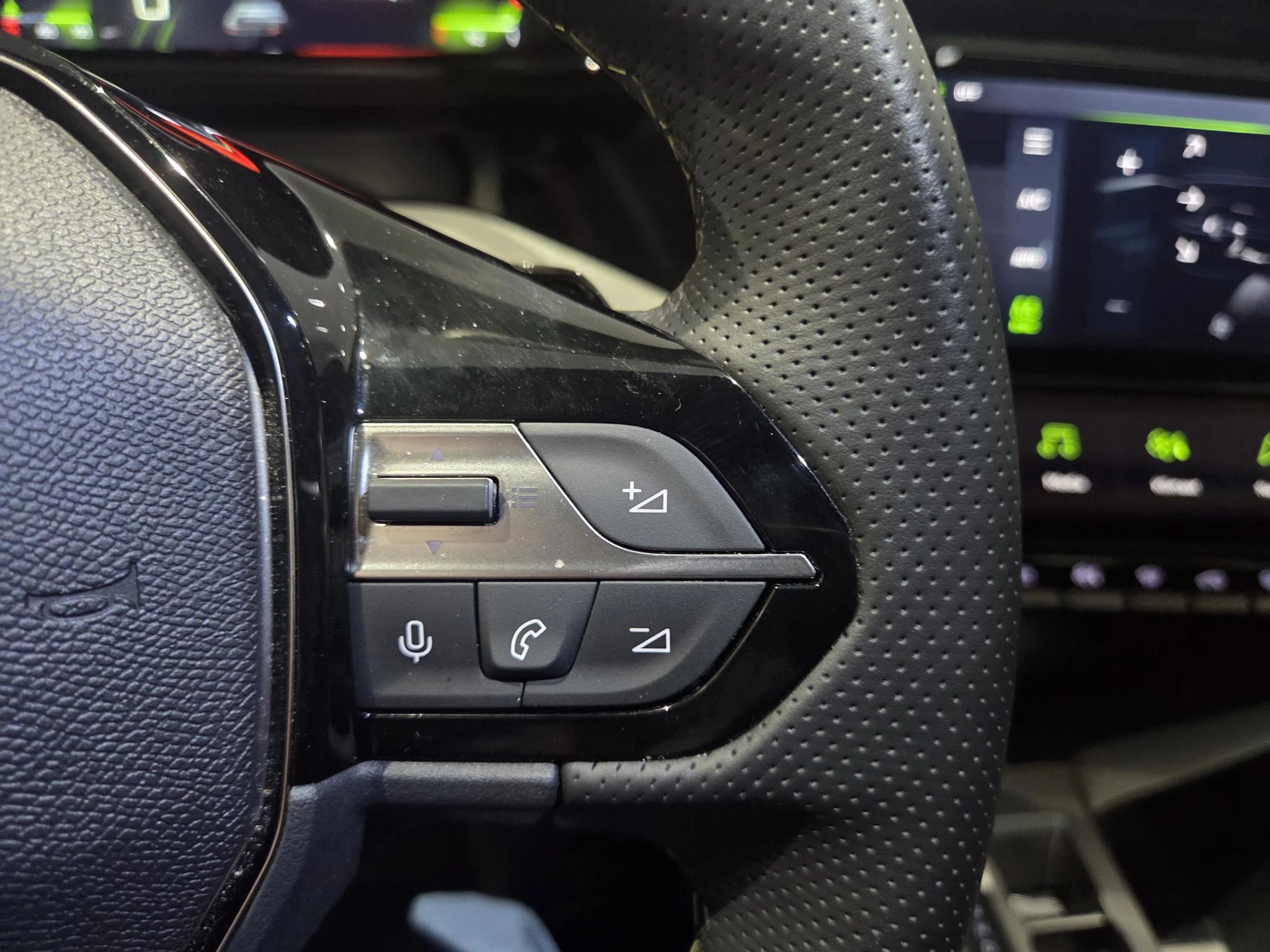 Peugeot-408-image-14