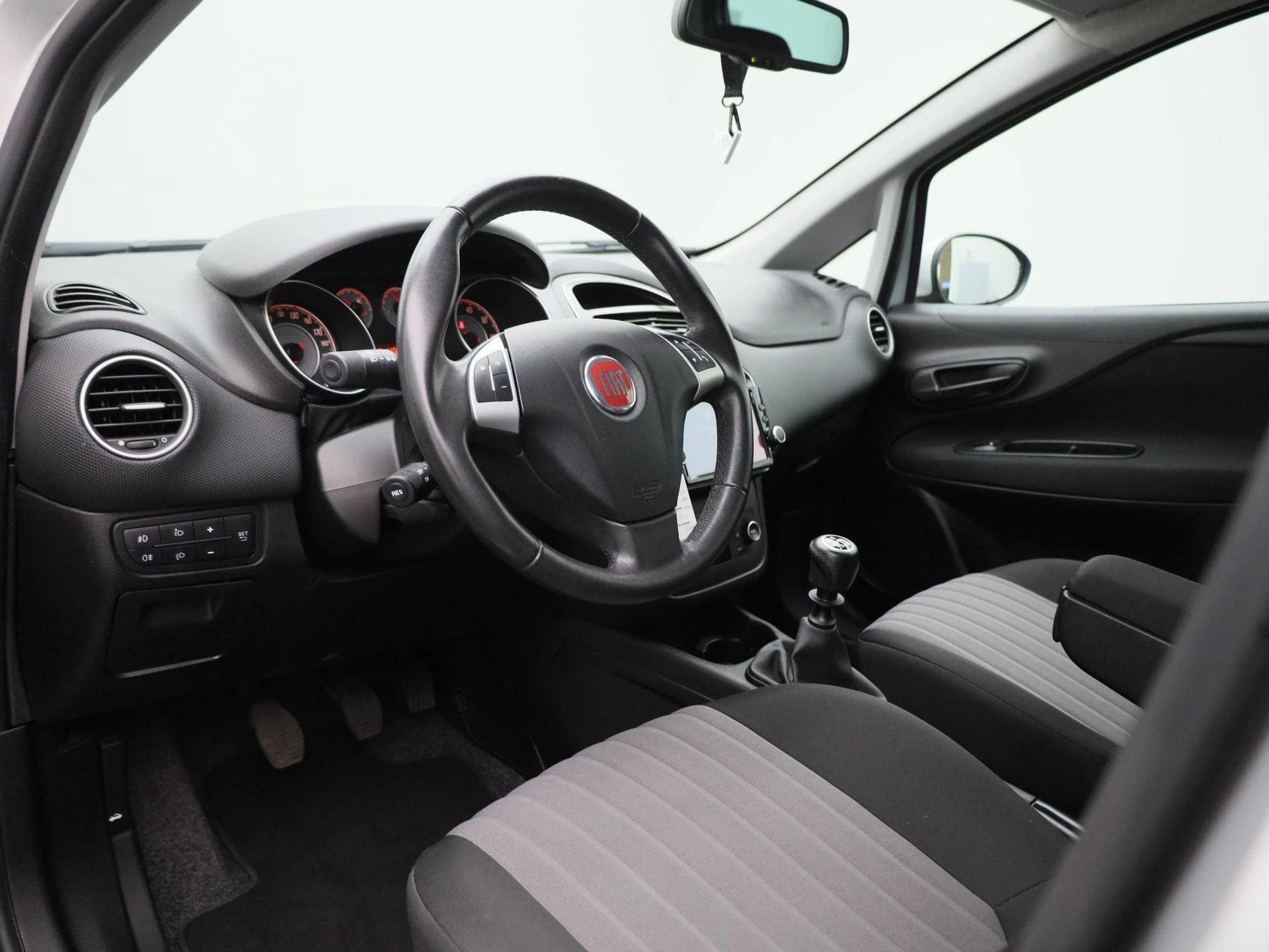 Fiat-Punto-image-26