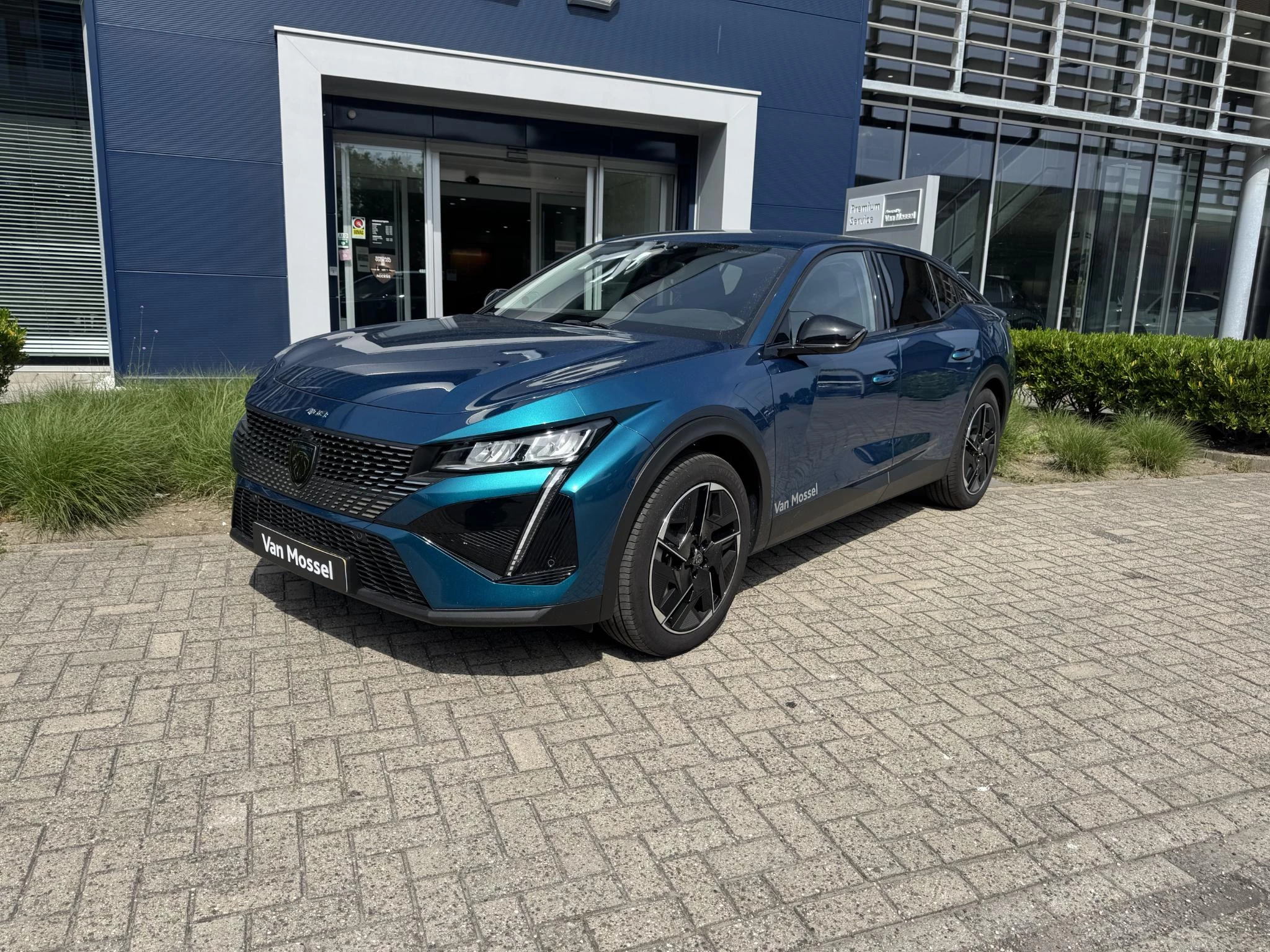 Peugeot 408 1.6 HYbrid Allure Pack 225 EAT8
