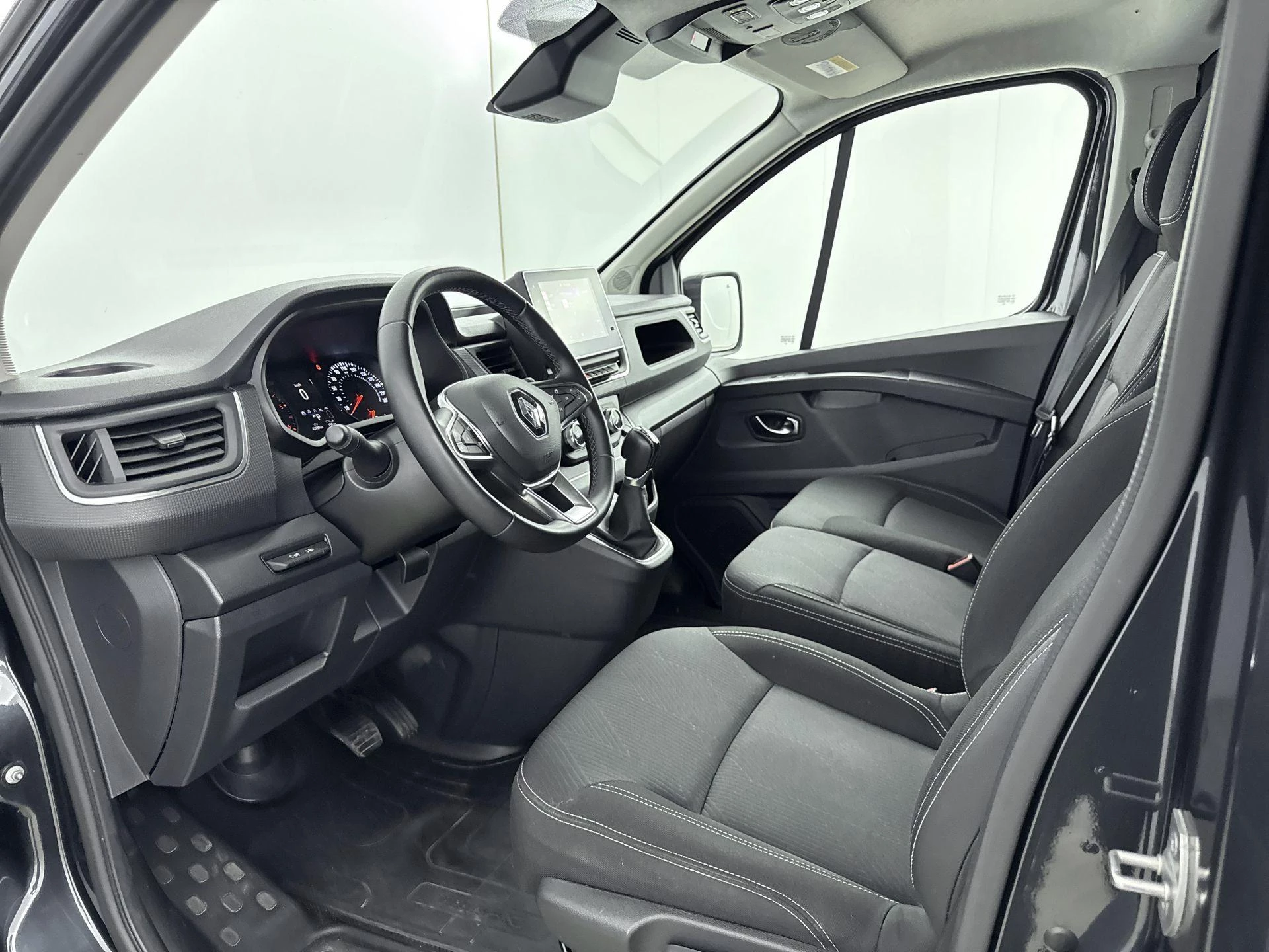 Renault-Trafic-image-19