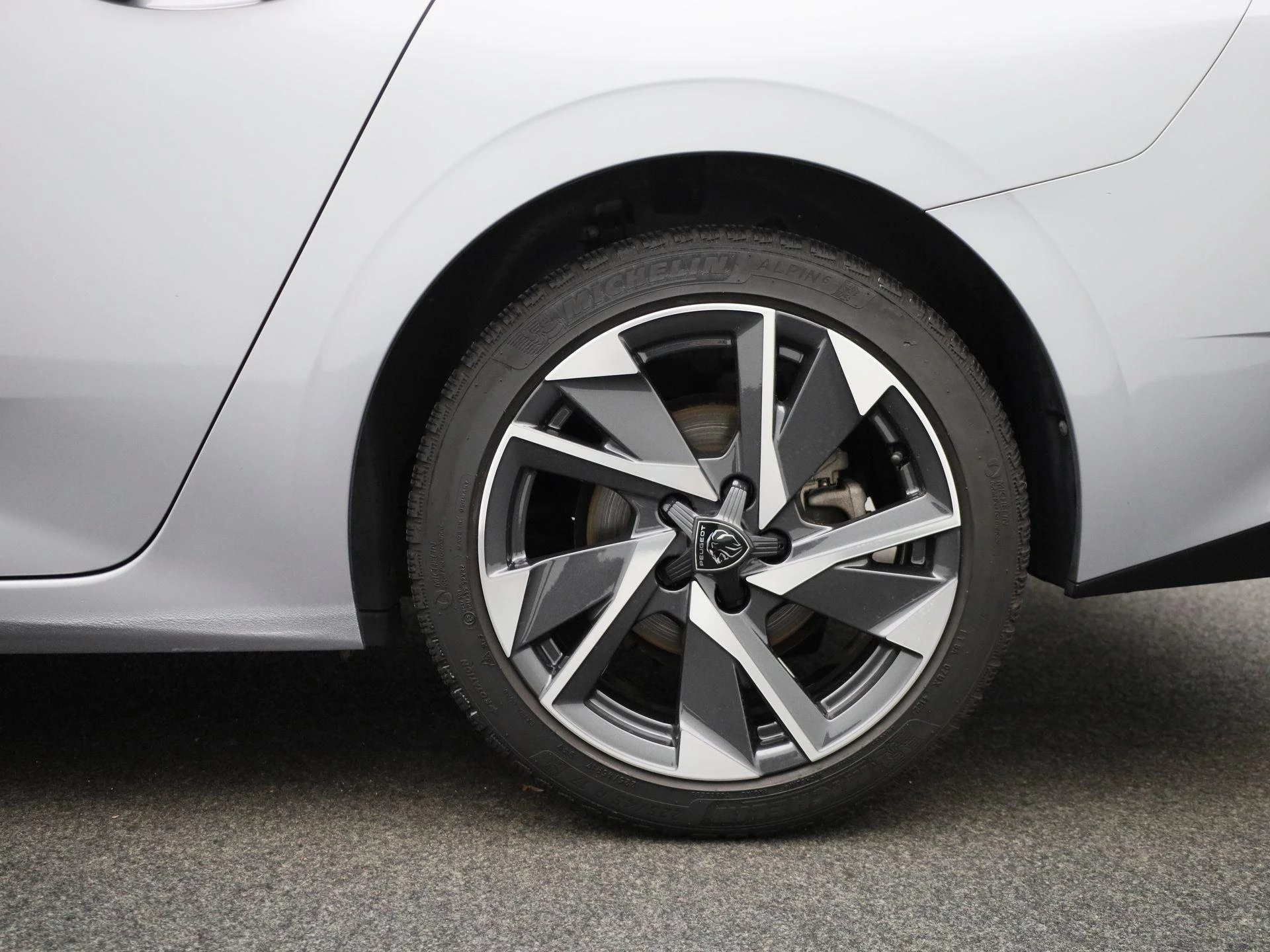 Peugeot-308-image-13