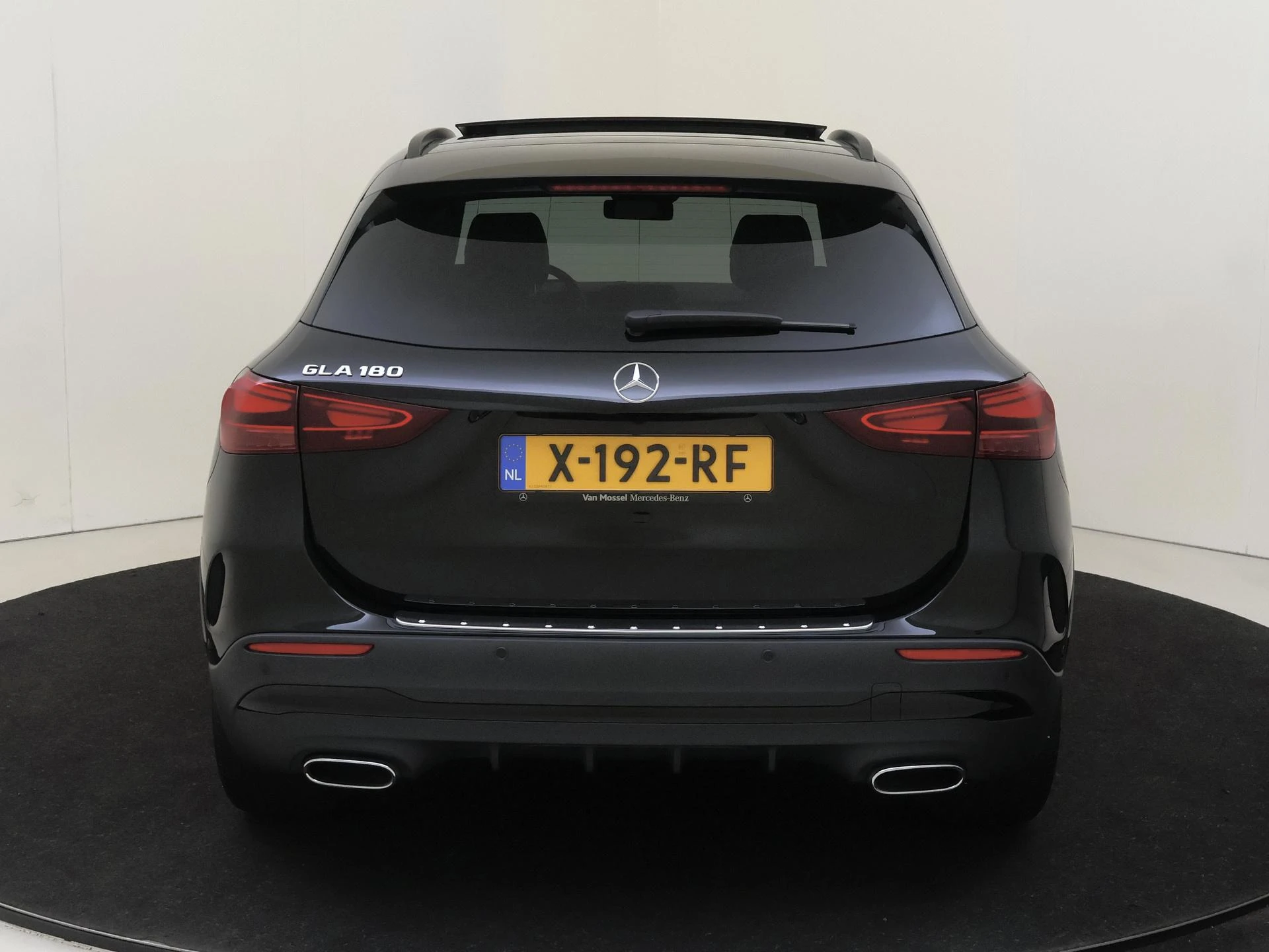 Mercedes-Benz-GLA-image-7