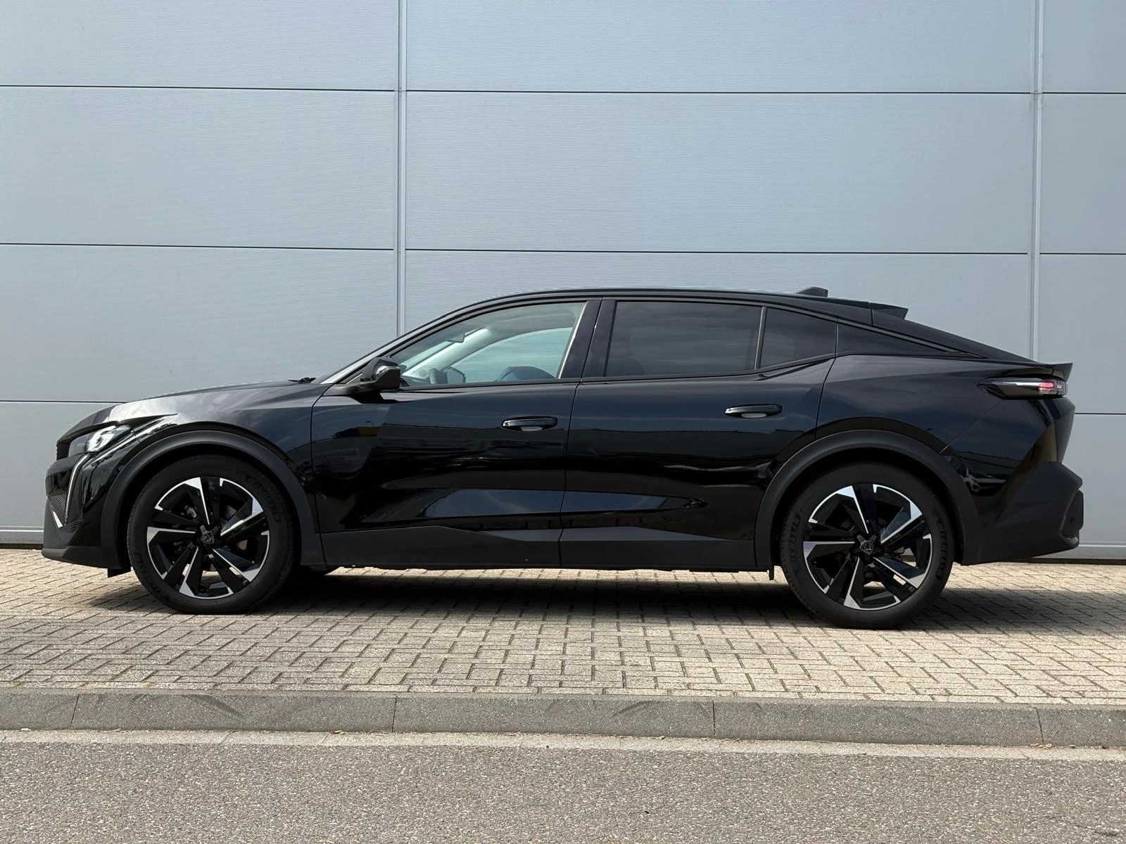 Peugeot 408 1.2 Hybrid 145 e-DCS6 Allure