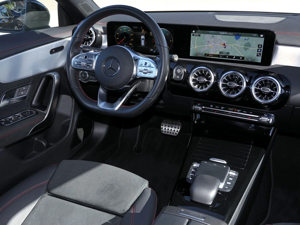 Mercedes-Benz-CLA 200 d-image-8