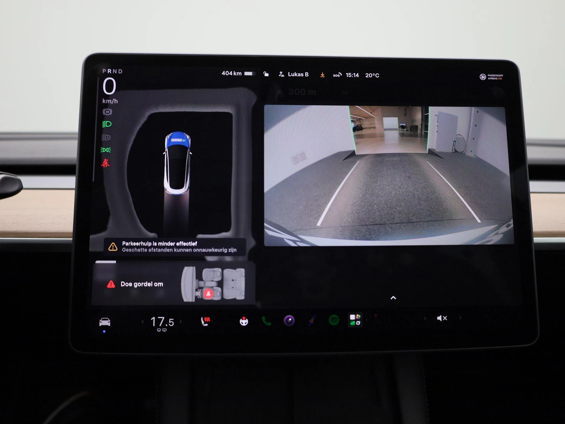 Tesla-Model 3-image-27