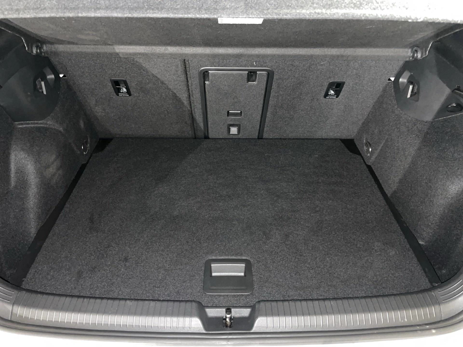 Volkswagen-Golf-image-11