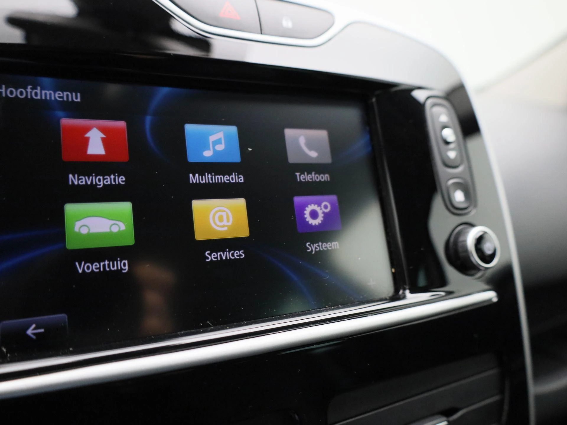 Renault-Clio-image-18