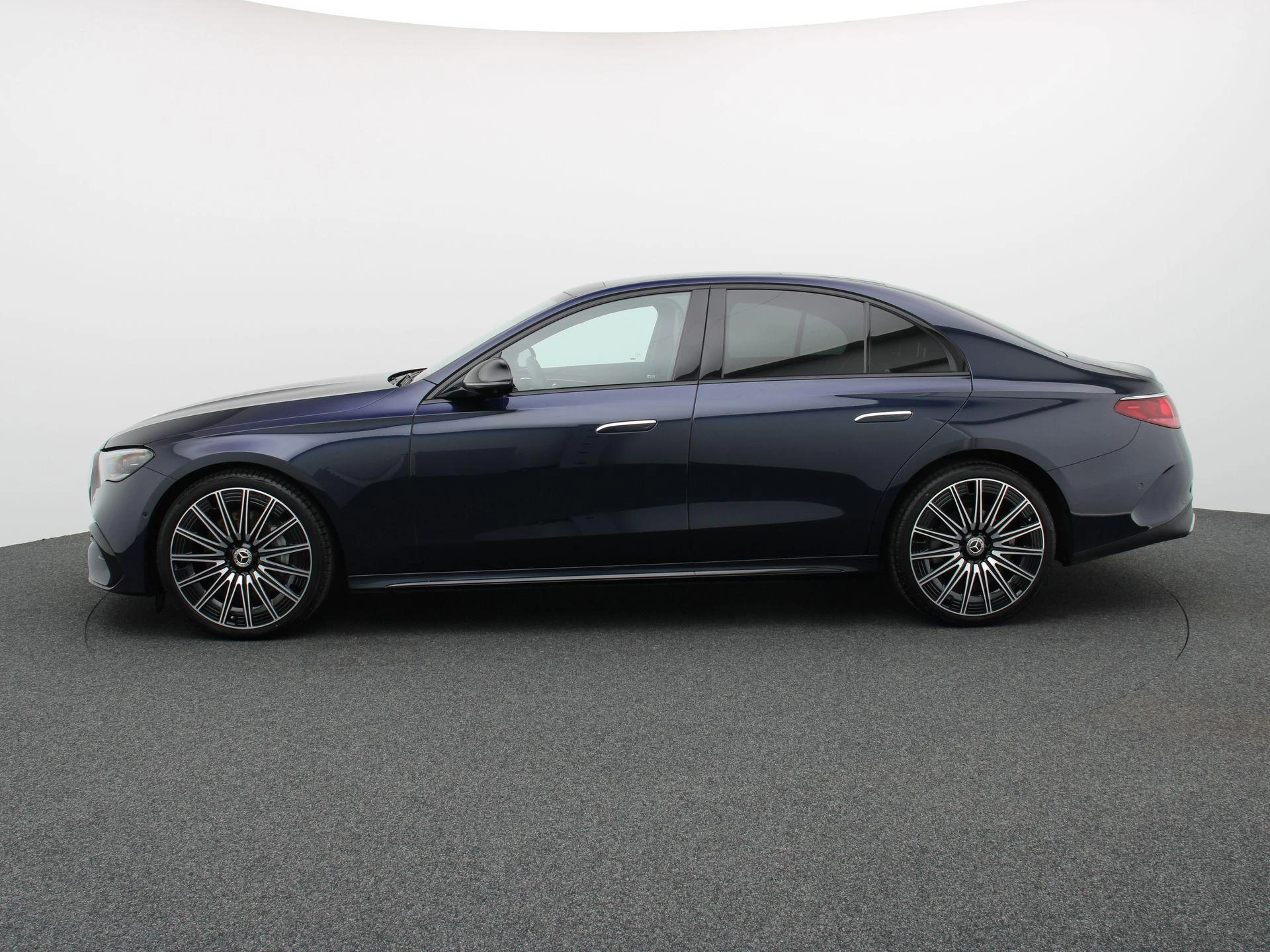 Mercedes-Benz-Classe E-image-3